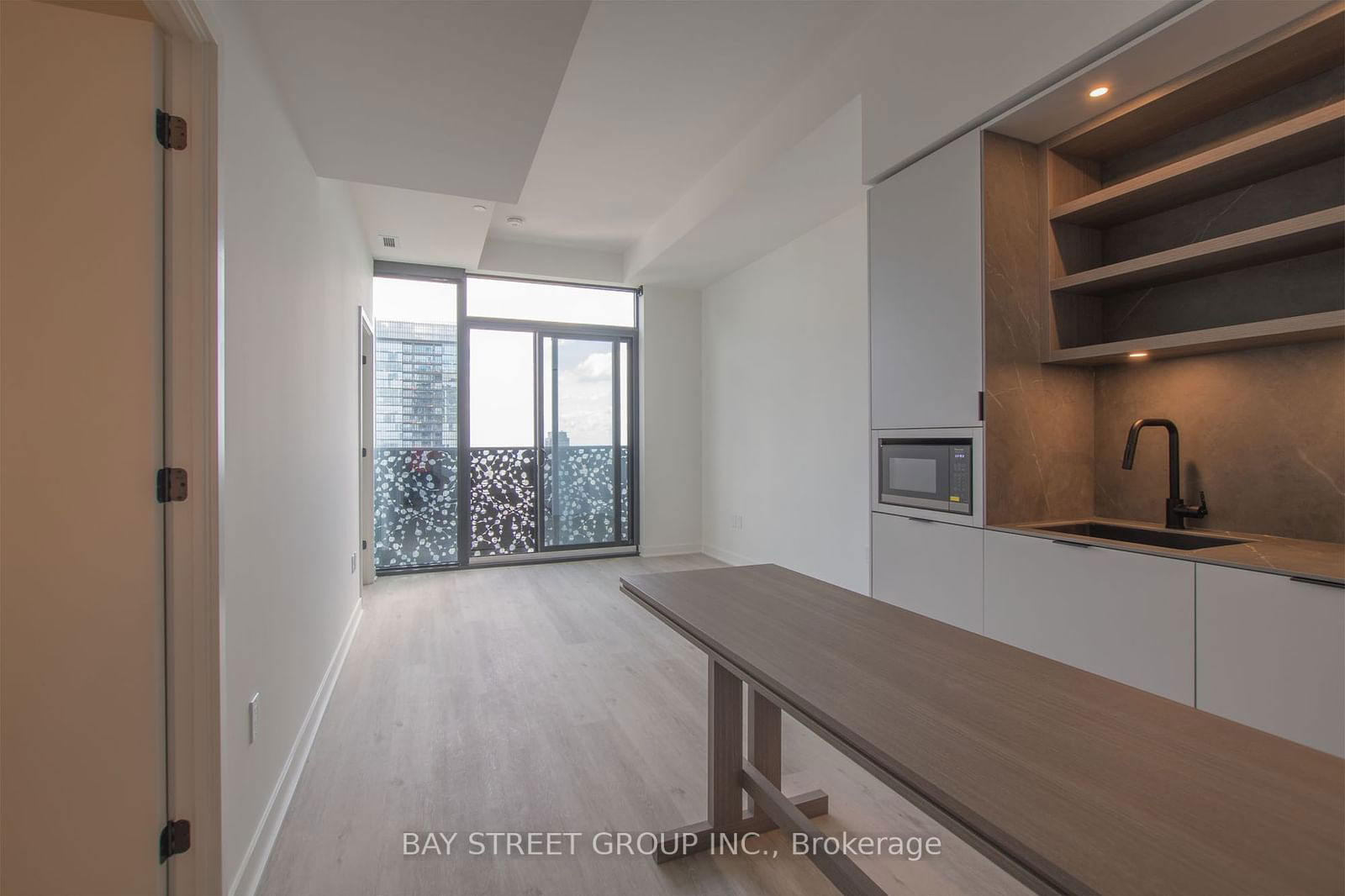 55 Charles St E, unit 3913 for rent