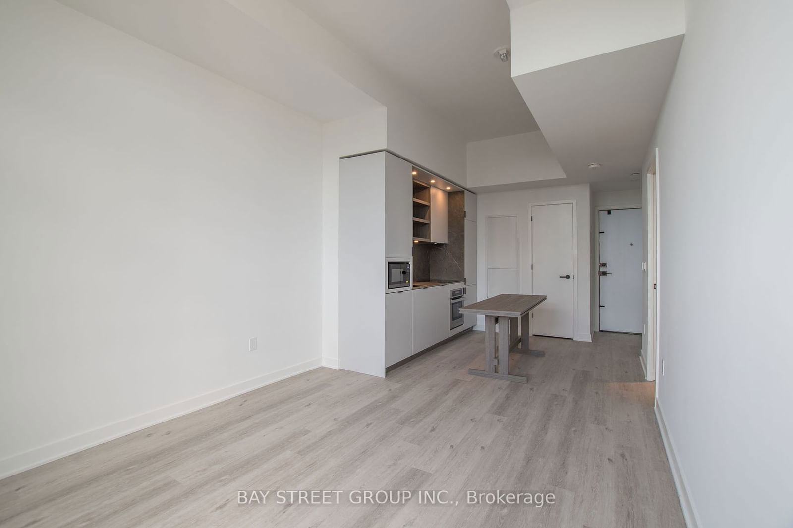 55 Charles St E, unit 3913 for rent