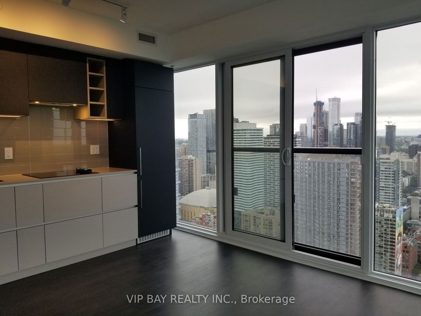 319 Jarvis St, unit 4810 for rent