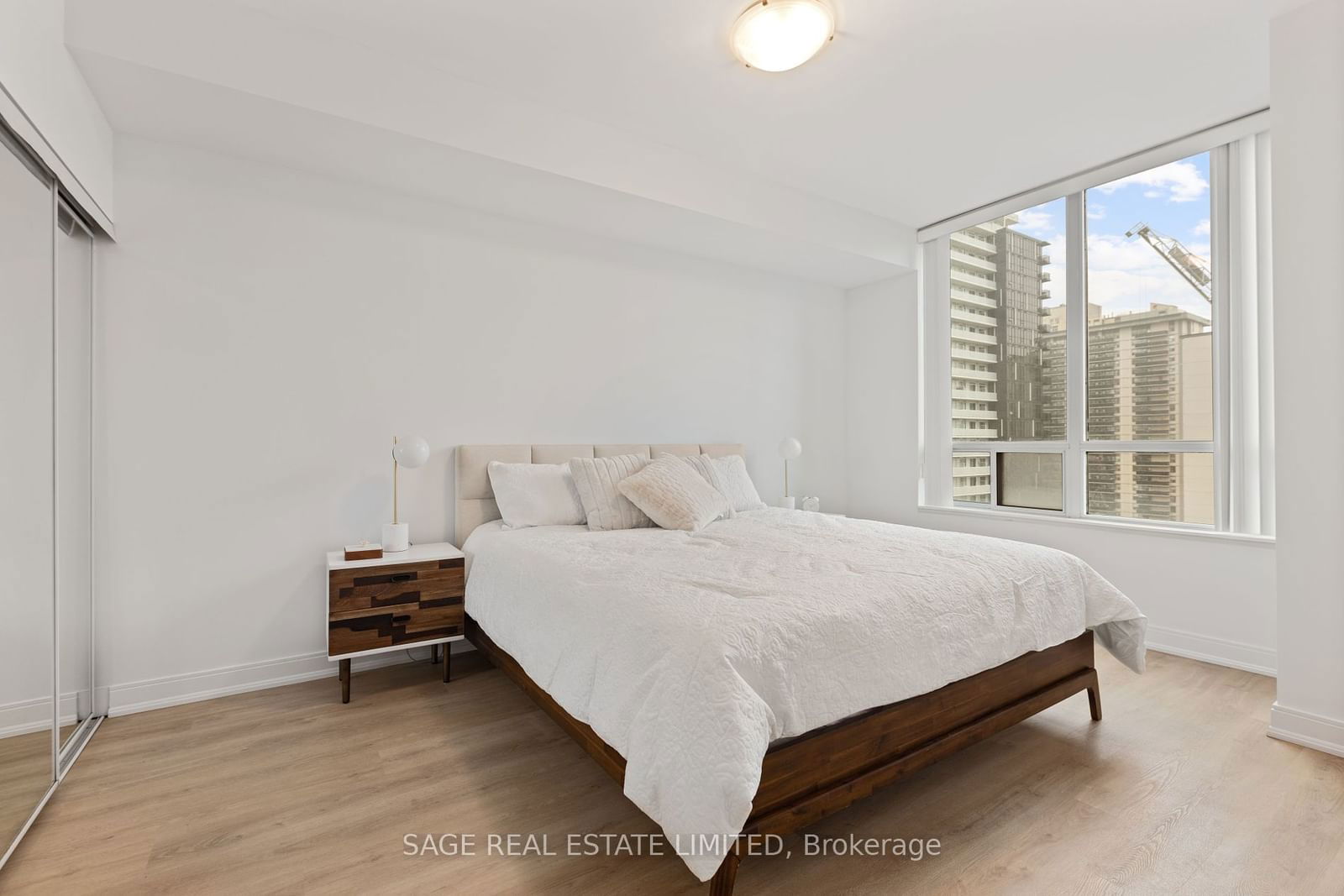 88 Broadway Ave, unit 1301 for sale