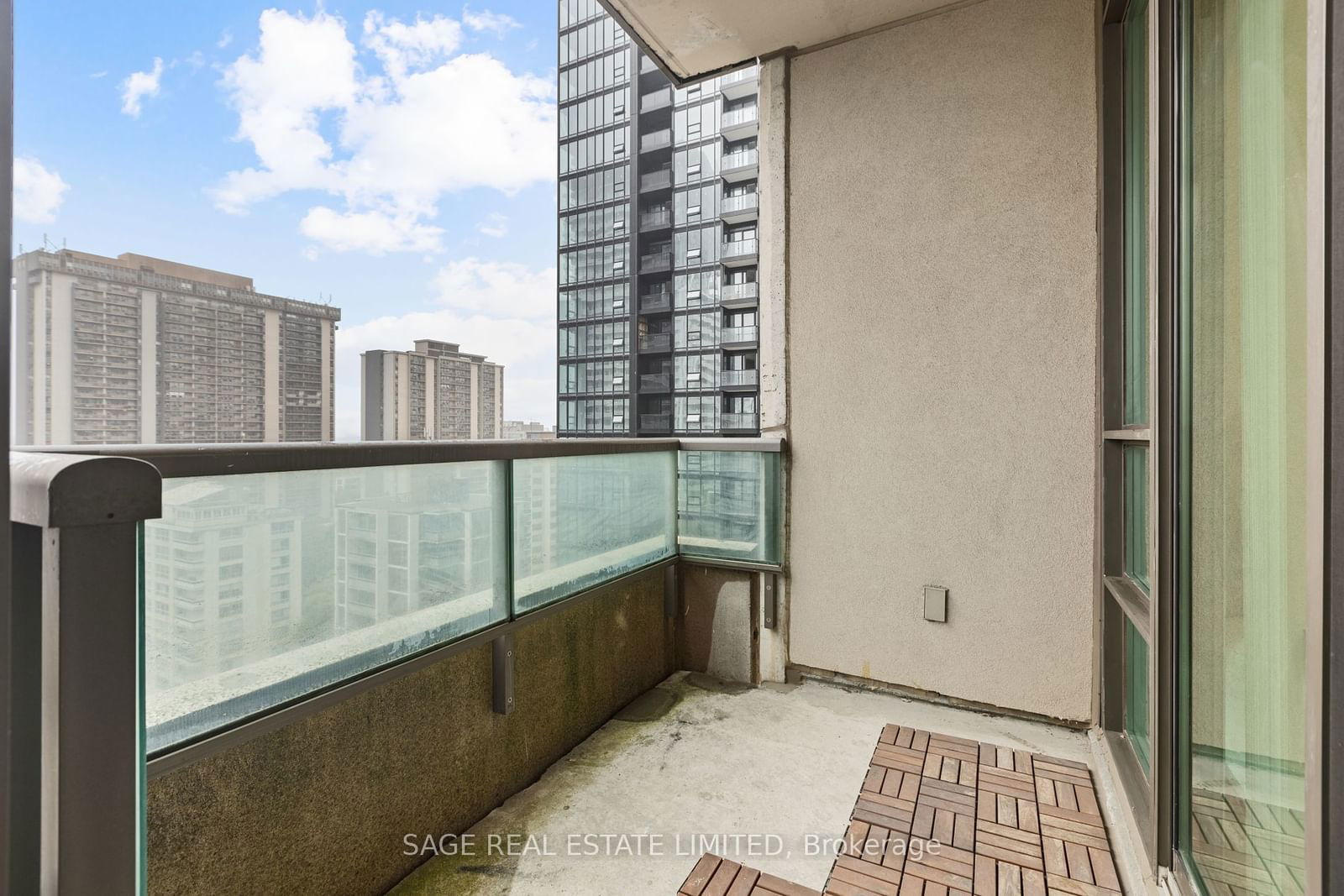 88 Broadway Ave, unit 1301 for sale