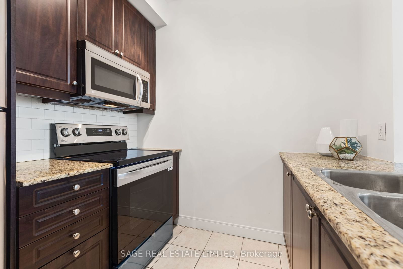 88 Broadway Ave, unit 1301 for sale