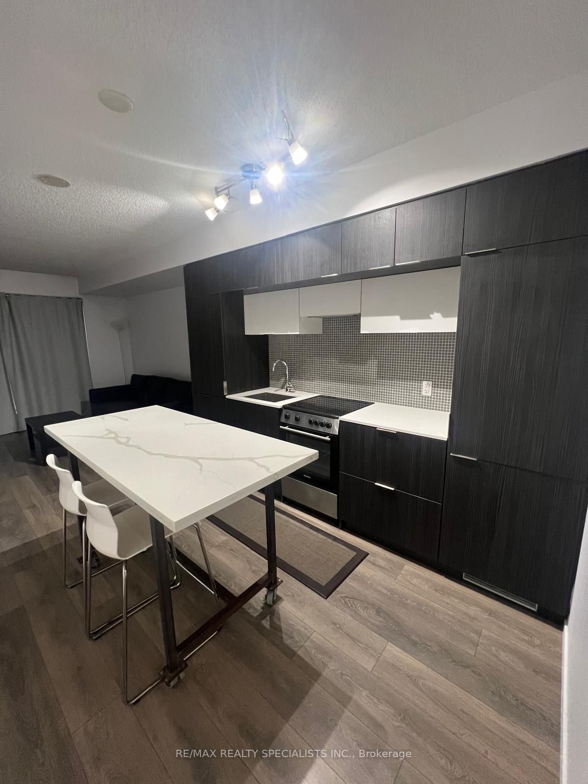 159 DUNDAS St E, unit 505 for rent