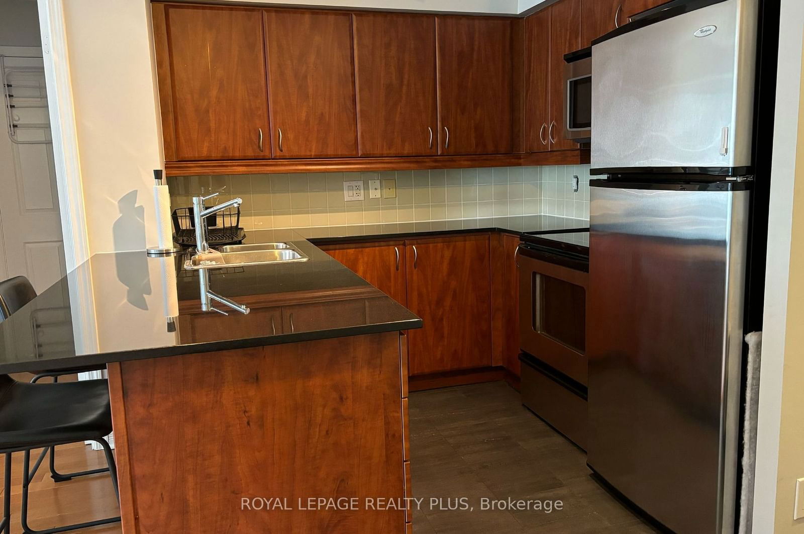 736 Spadina Ave, unit 1011 for rent