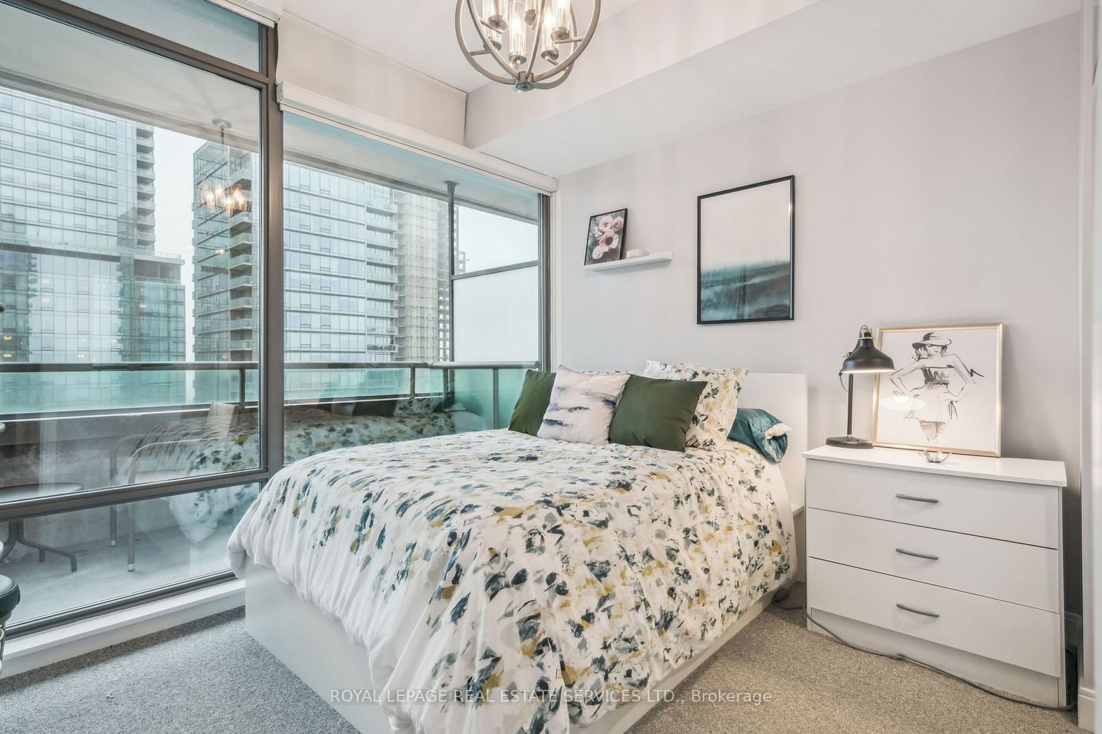 18 Yorkville Ave, unit 1905 for rent