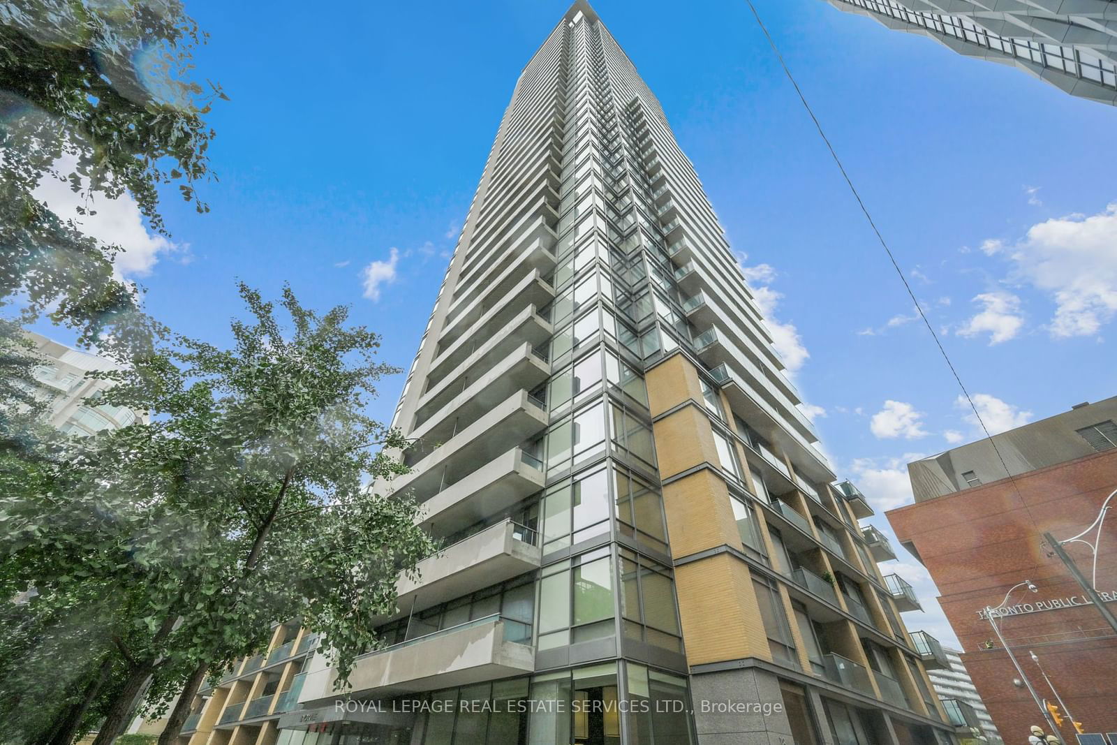 18 Yorkville Ave, unit 1905 for rent