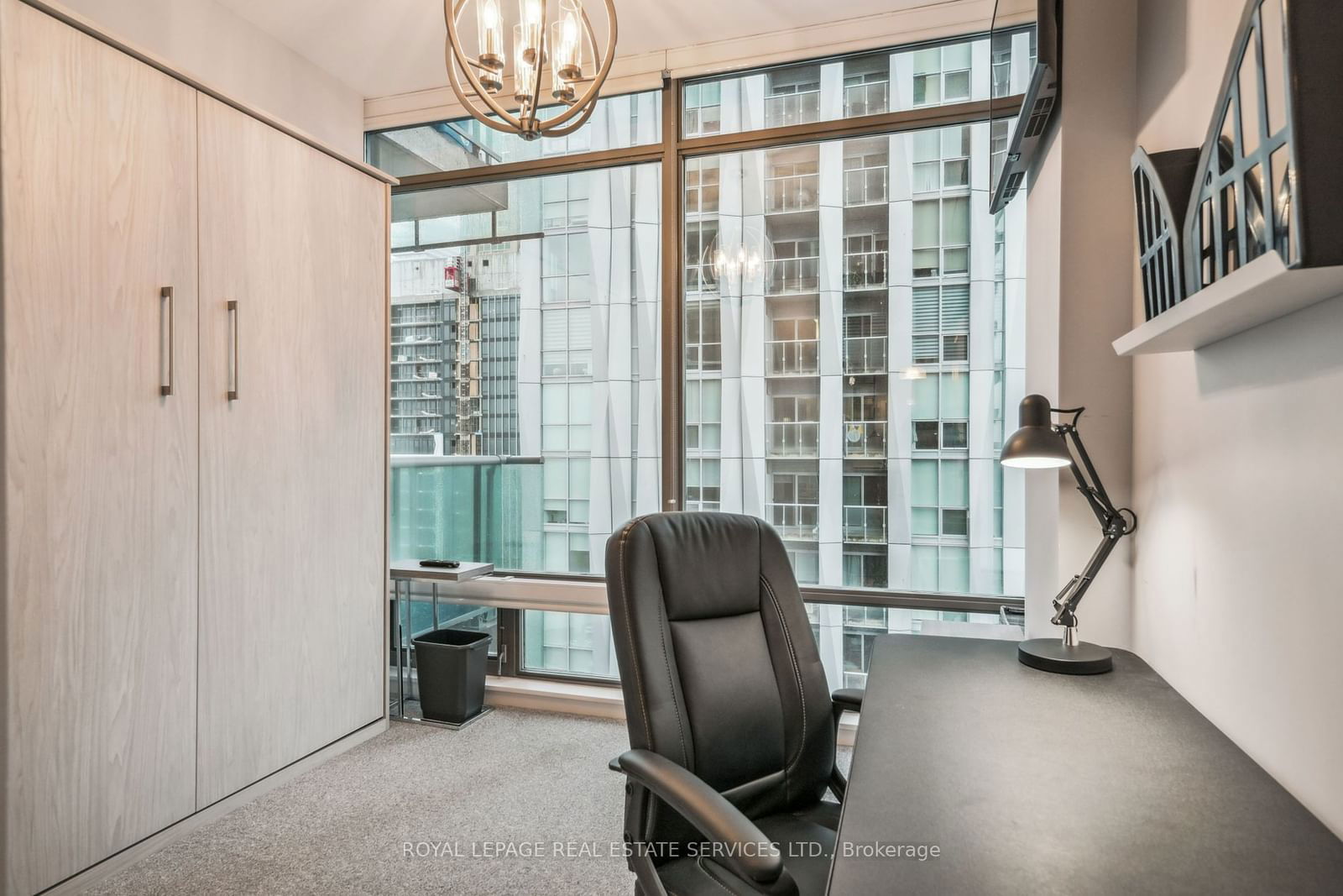 18 Yorkville Ave, unit 1905 for rent