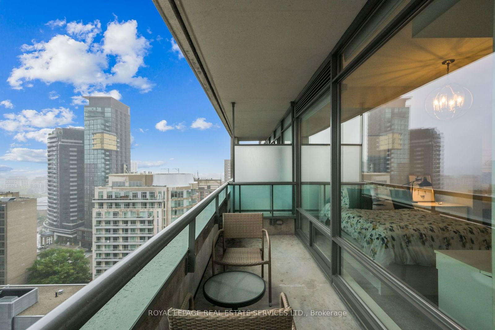 18 Yorkville Ave, unit 1905 for rent