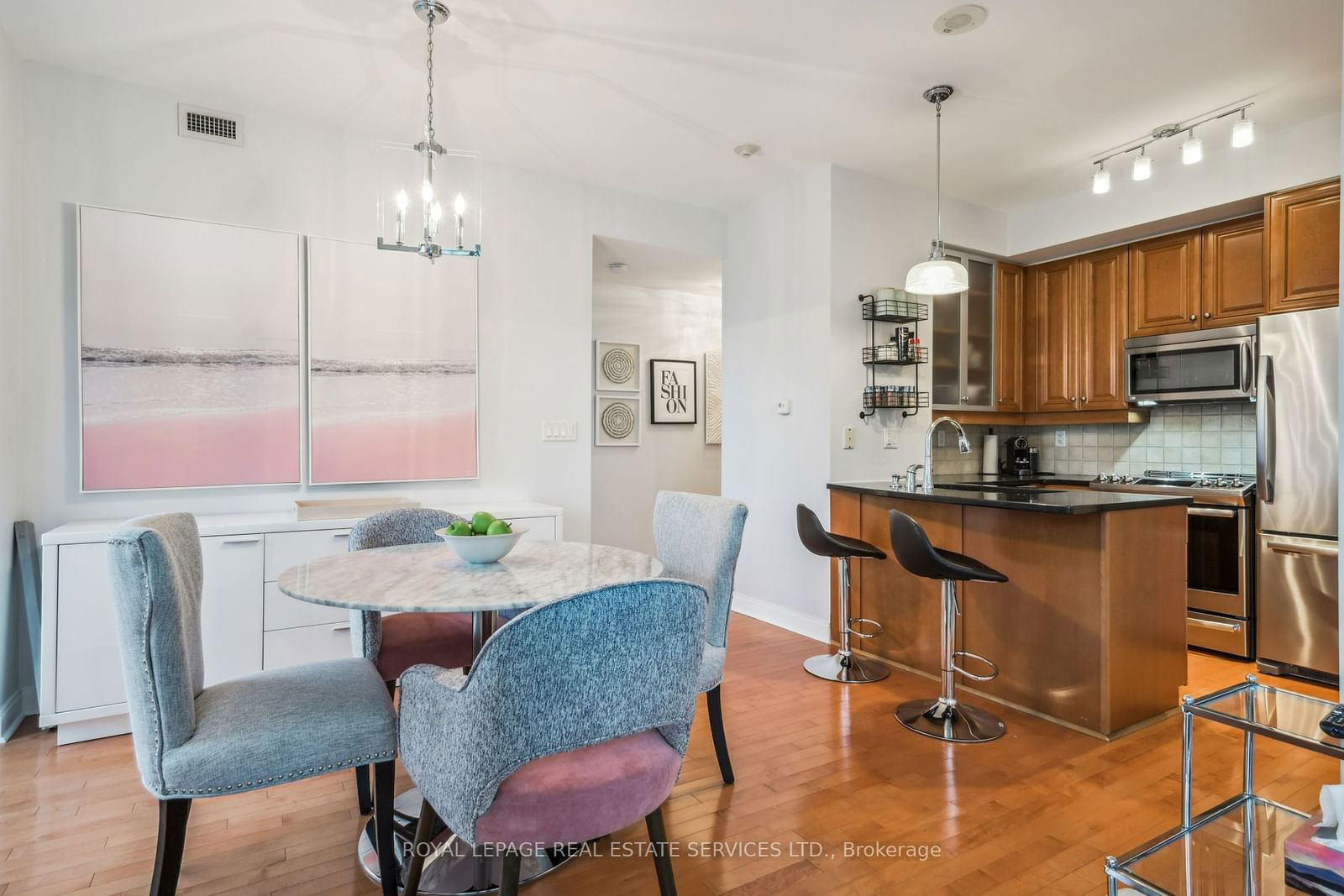 18 Yorkville Ave, unit 1905 for rent