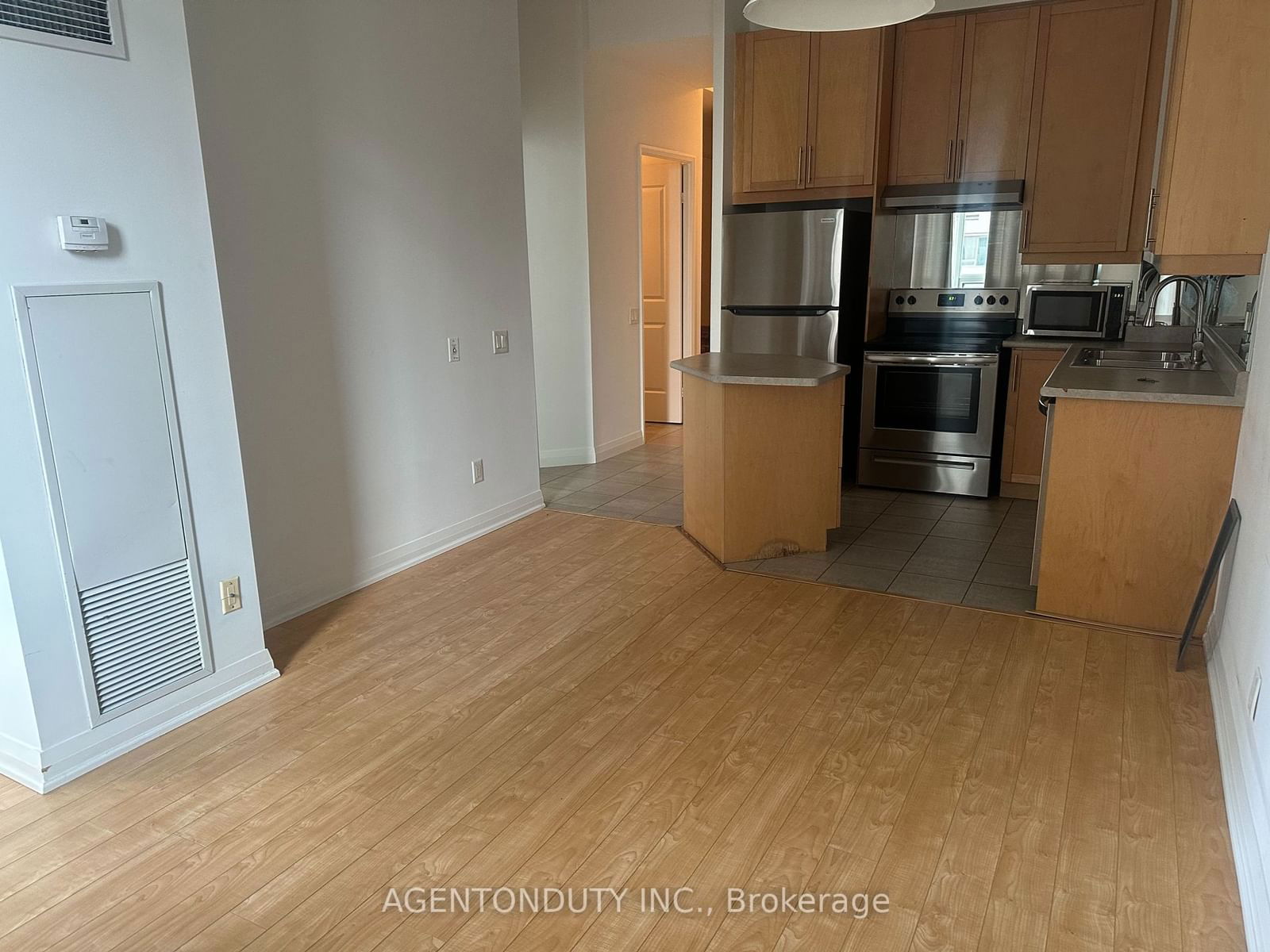 1121 Bay St, unit 1804 for rent