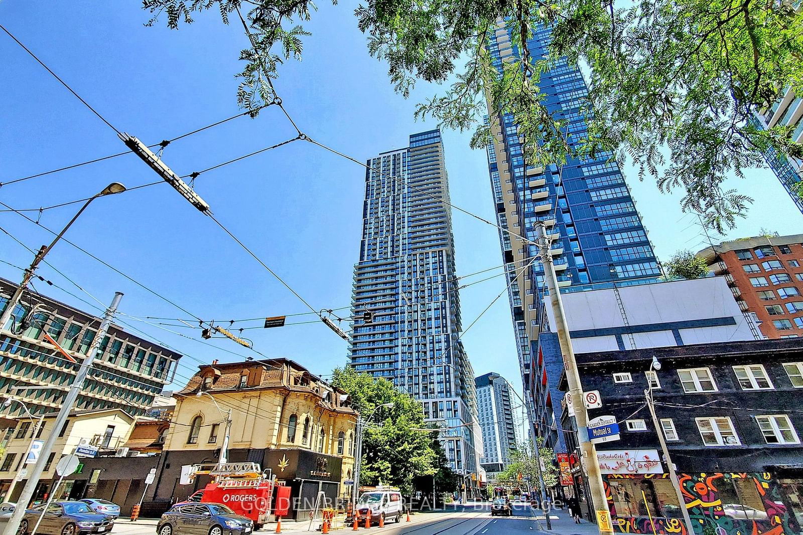 Dundas Square Gardens Condos, Downtown, Toronto