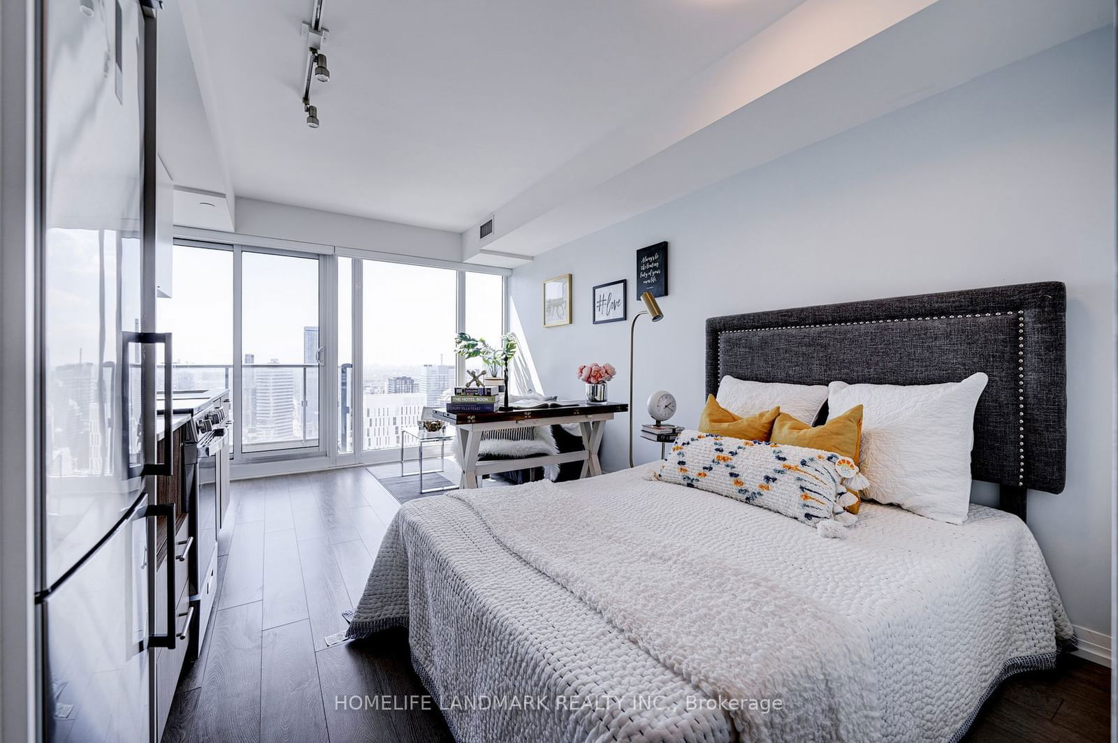 251 Jarvis St, unit 4307 for sale