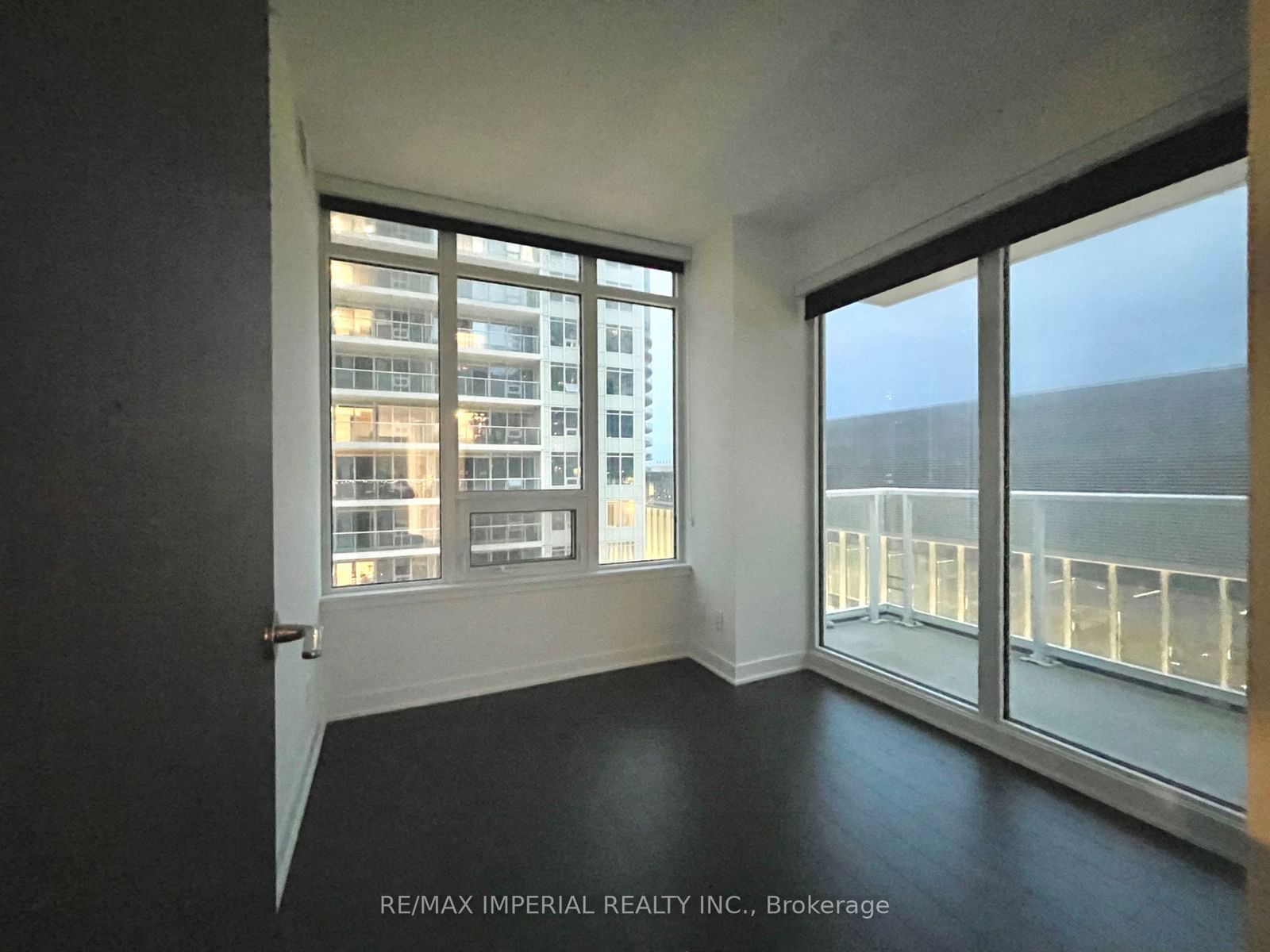 19 Bathurst St, unit 1211 for rent