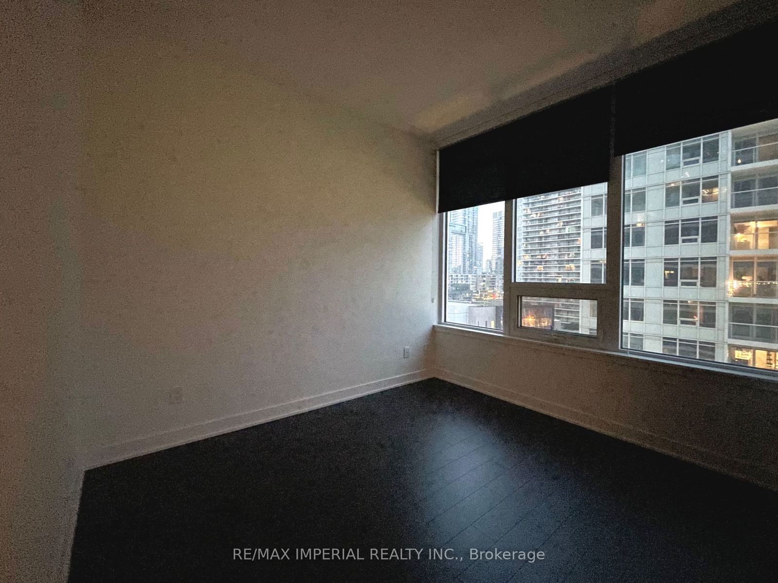 19 Bathurst St, unit 1211 for rent