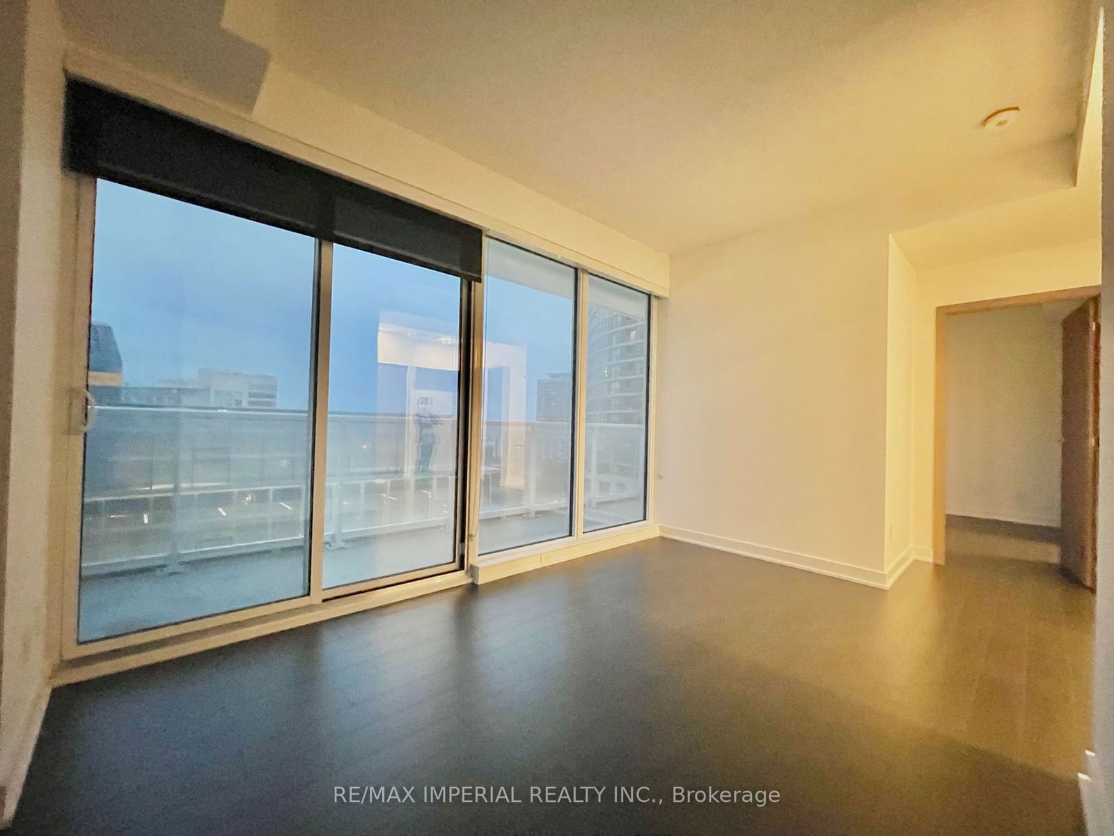 19 Bathurst St, unit 1211 for rent