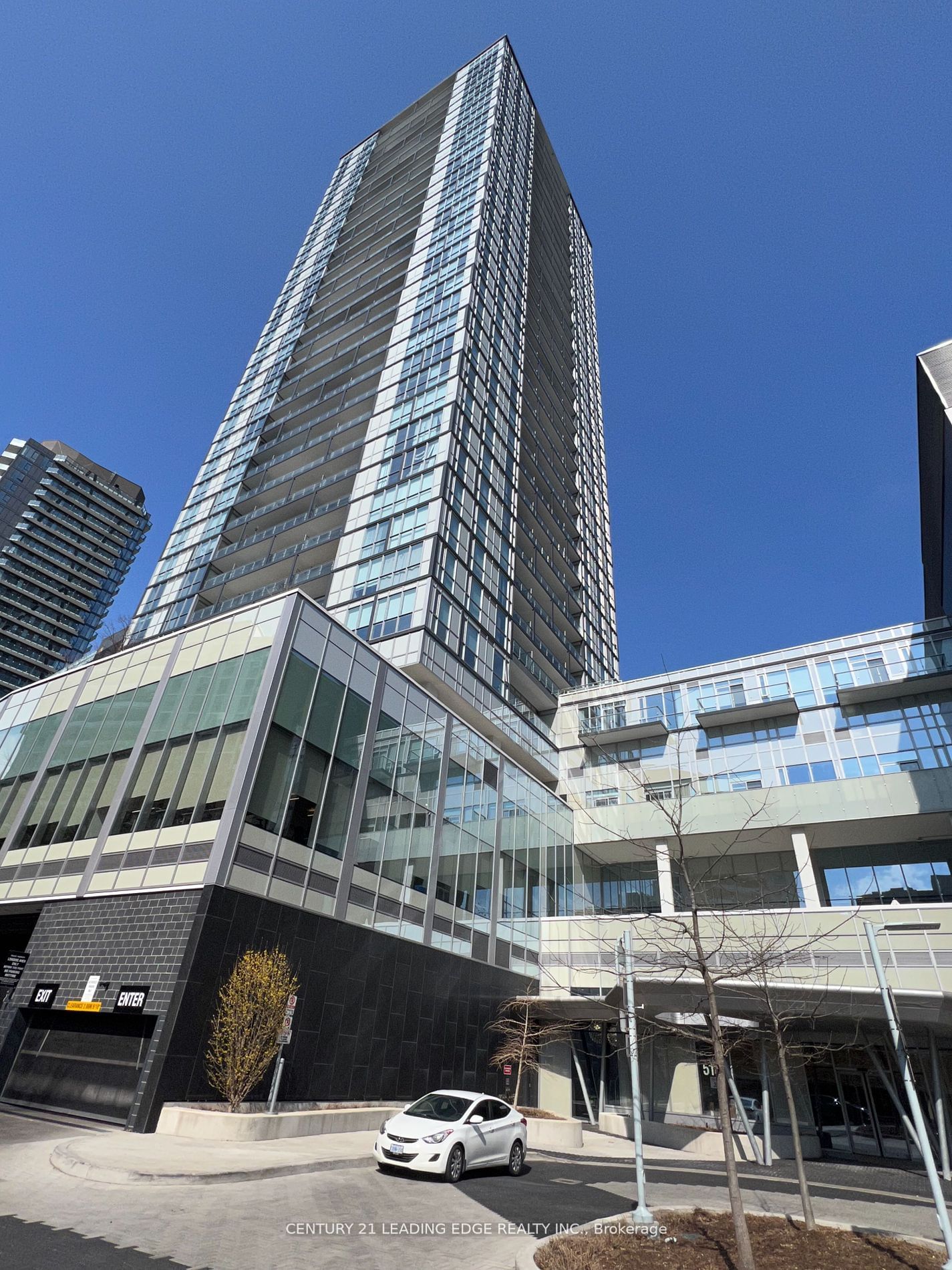 5180 YONGE St, unit 302 for sale