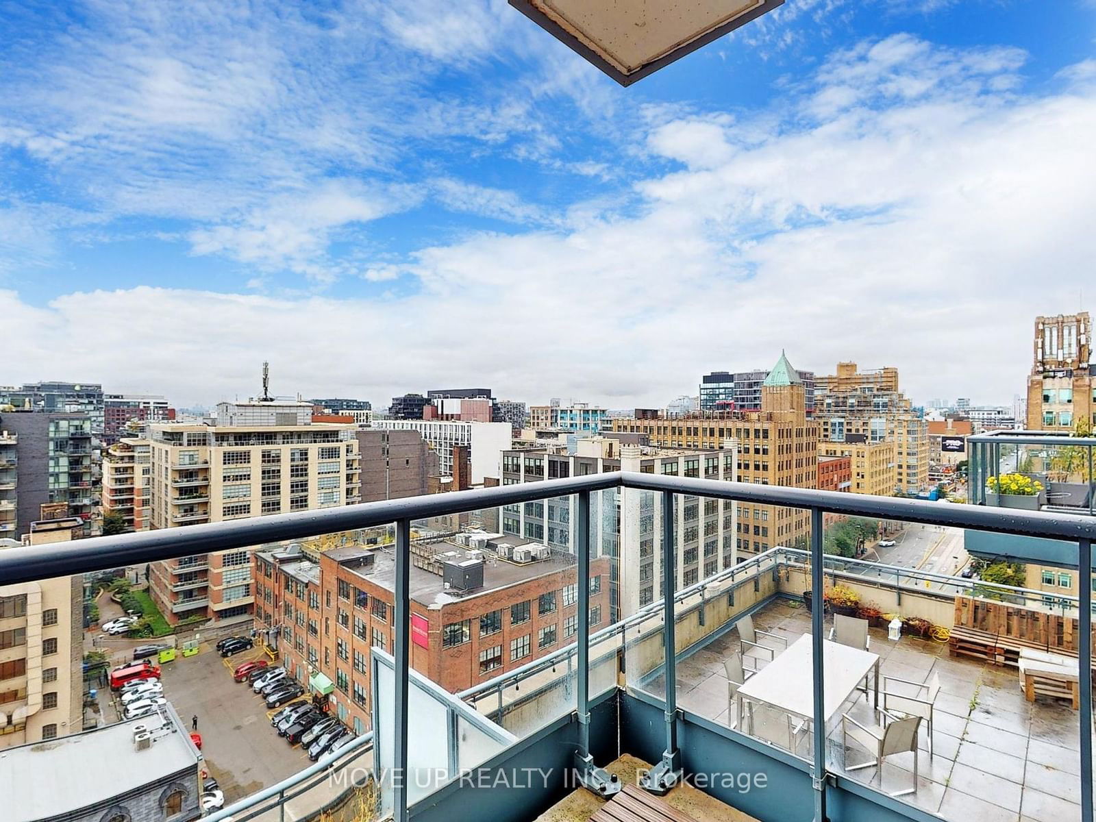 438 King St W, unit 1406 for sale