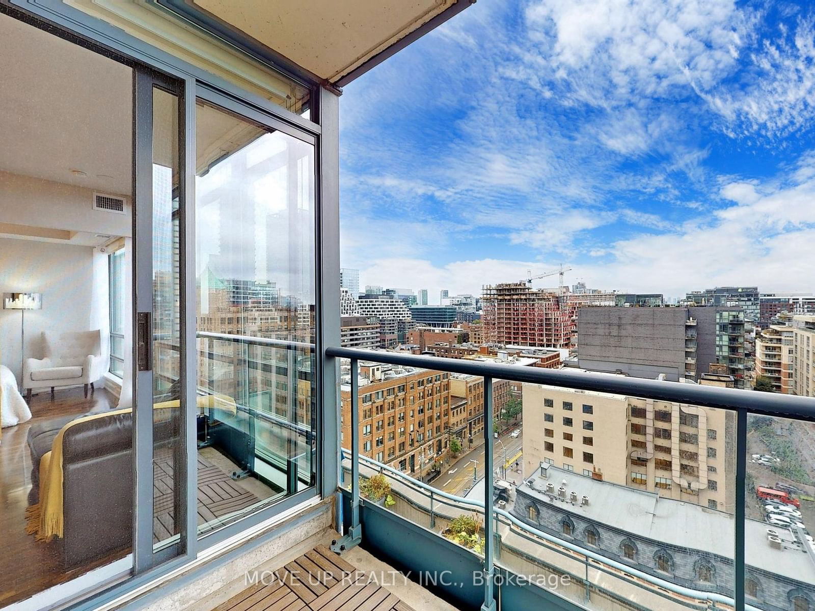 438 King St W, unit 1406 for sale