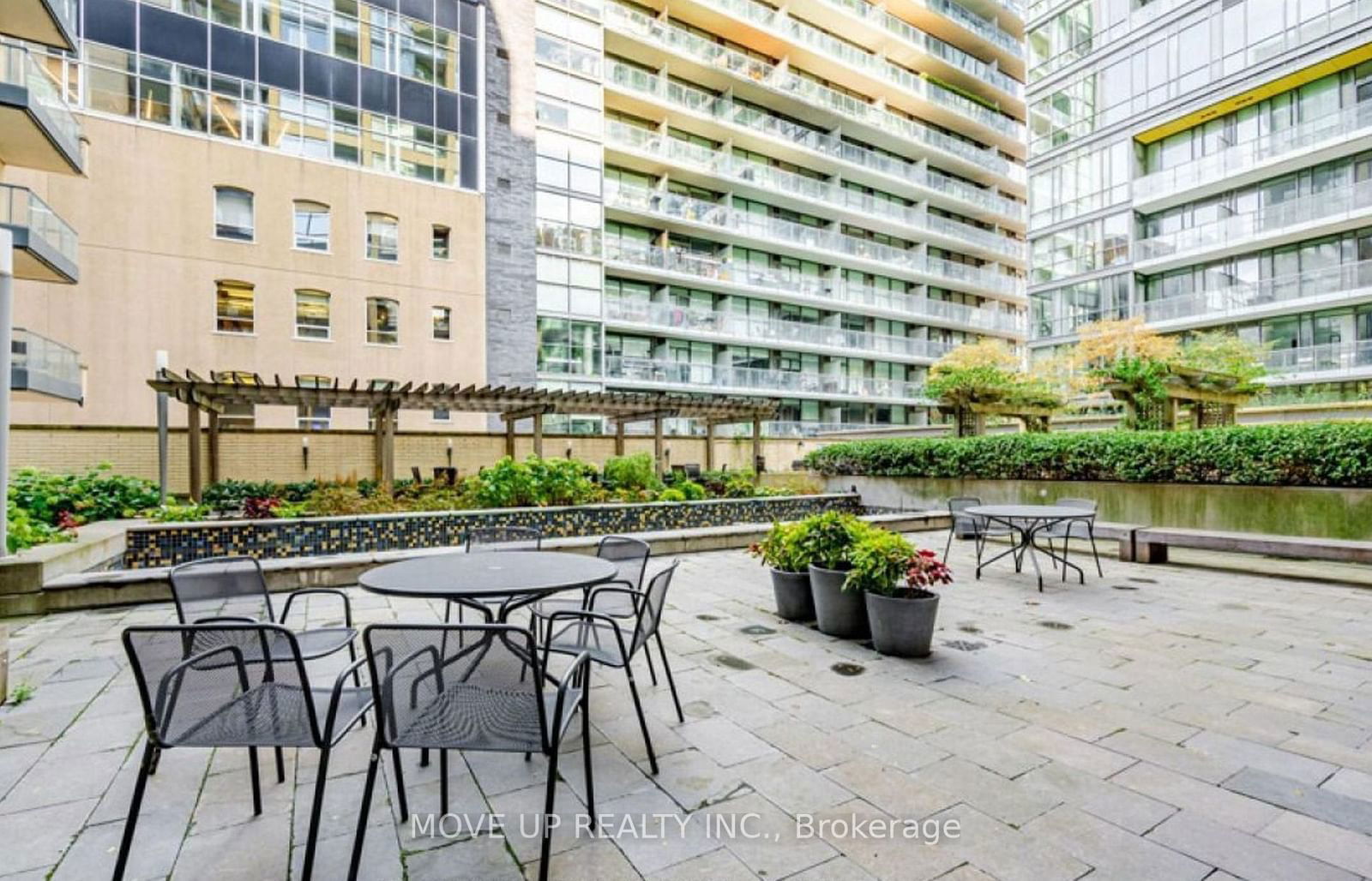 438 King St W, unit 1406 for sale