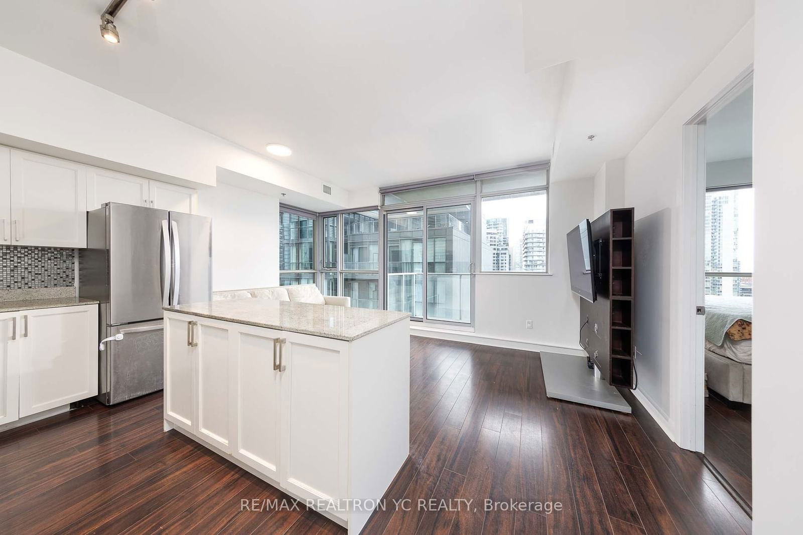 375 King St W, unit 1403 for sale