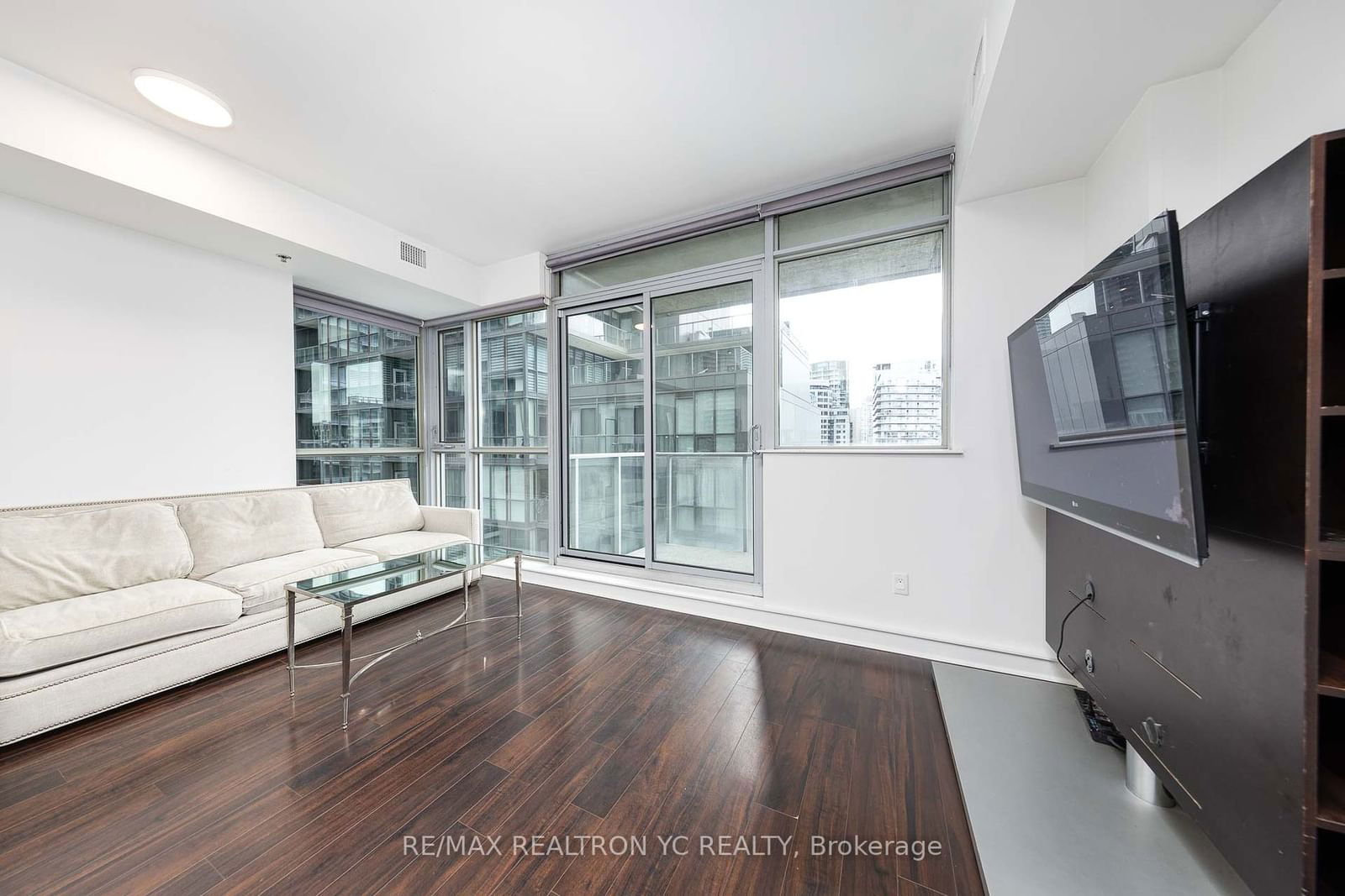 375 King St W, unit 1403 for sale