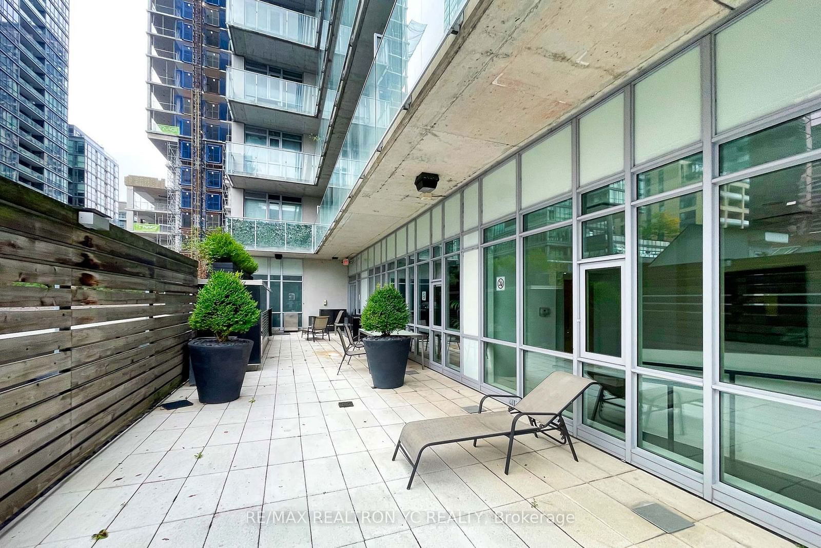 375 King St W, unit 1403 for sale