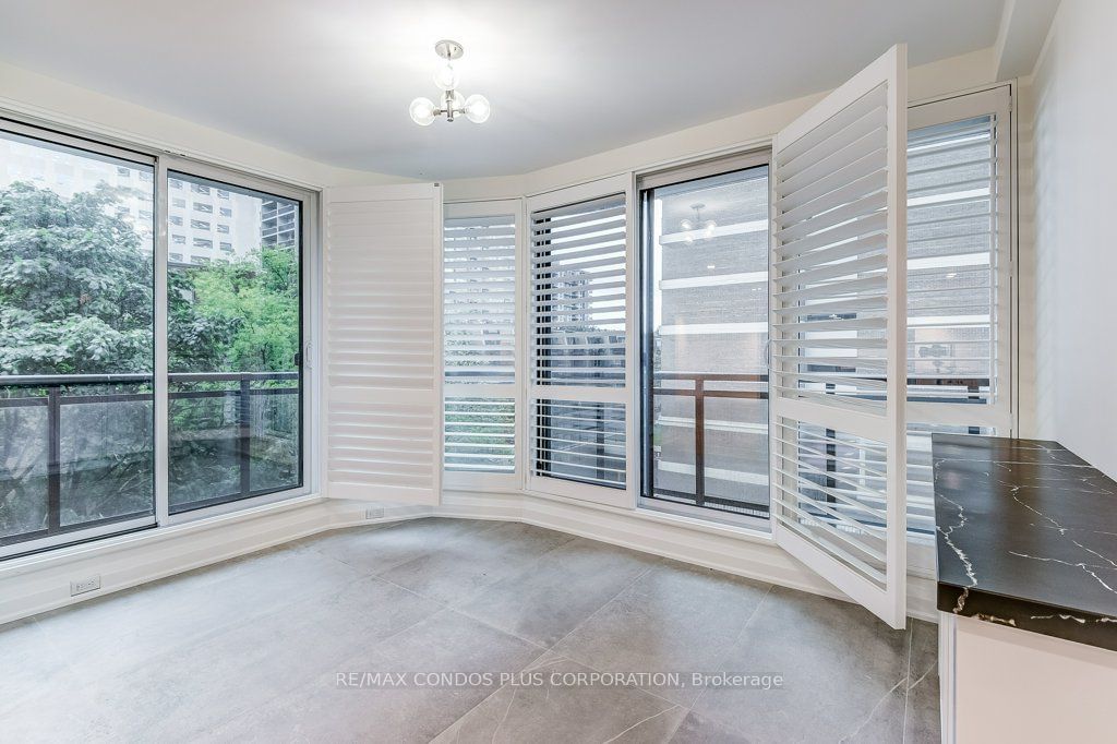 40 Rosehill Ave, unit 301 for sale