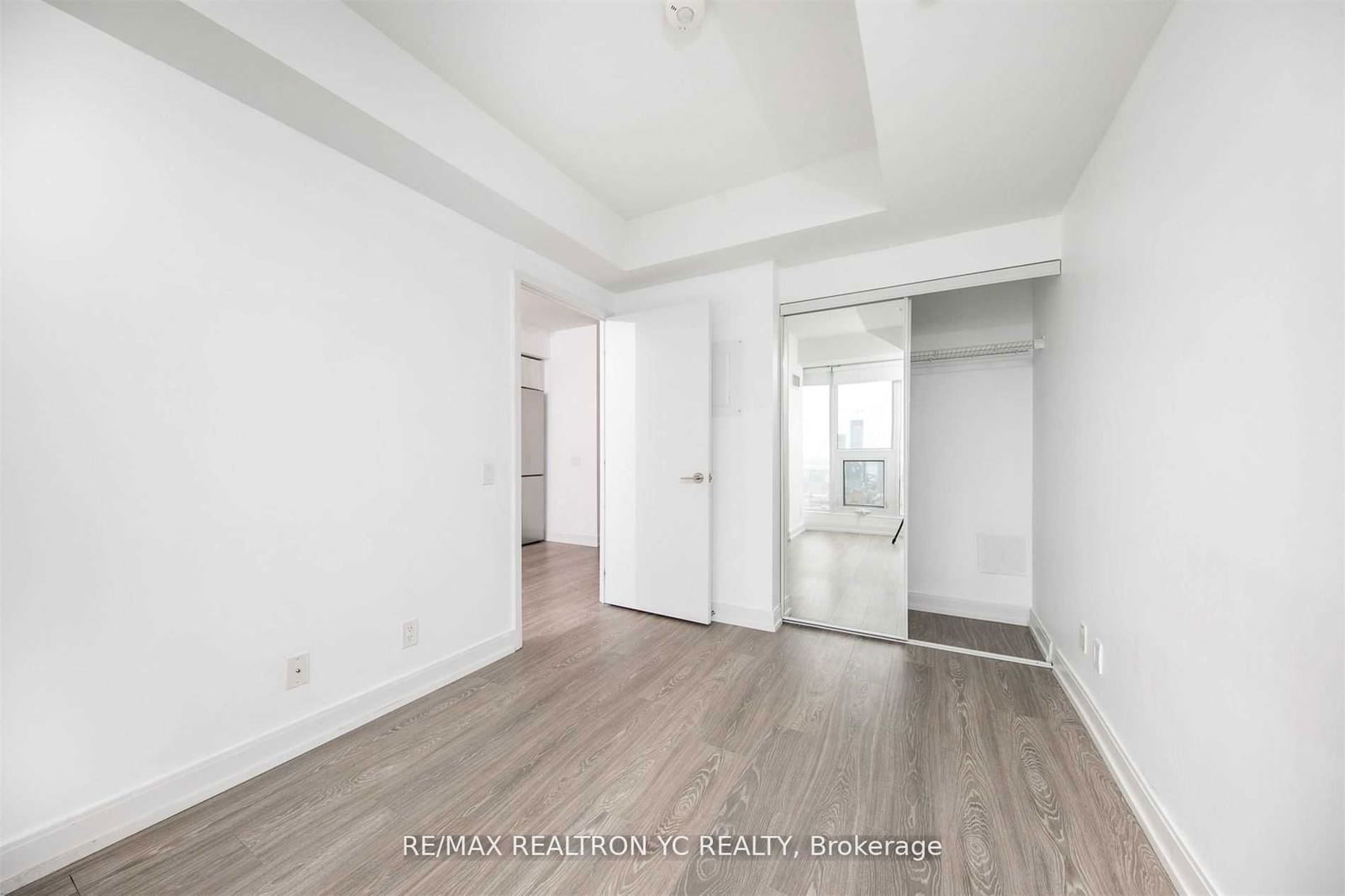 181 Dundas St E, unit 4007 for rent