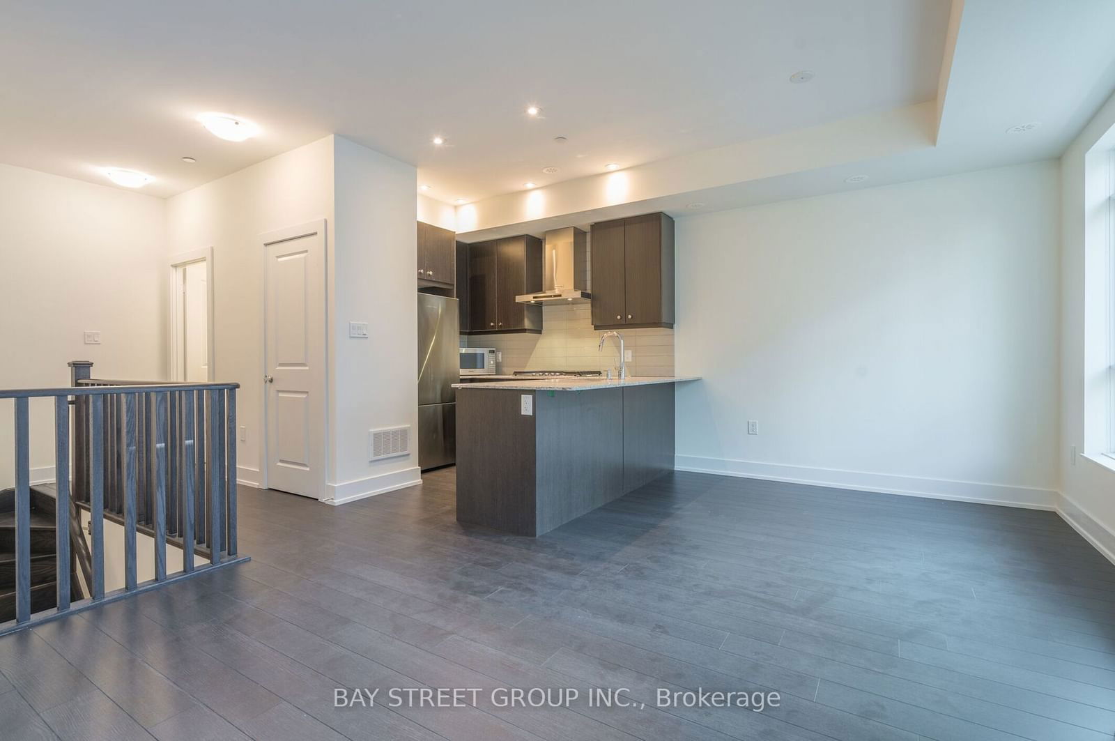 52 Holmes Ave W, unit 5 for rent