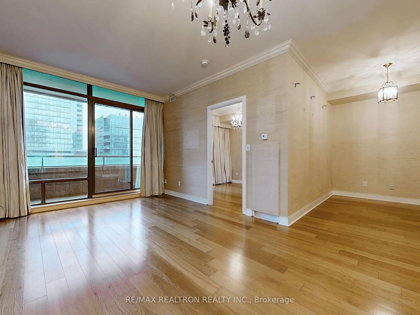 18 Yorkville Ave, unit 2504 for sale