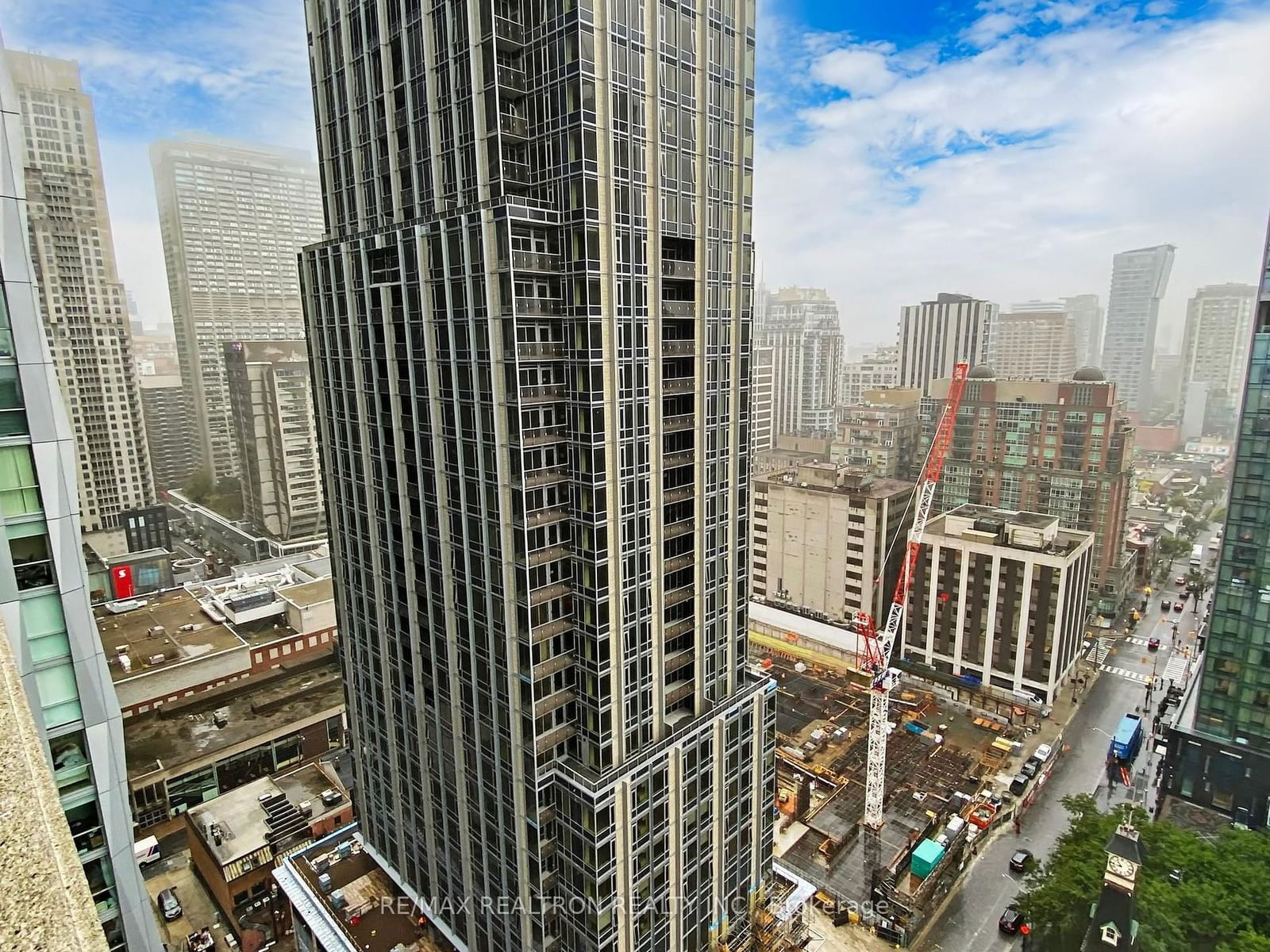 18 Yorkville Ave, unit 2504 for sale