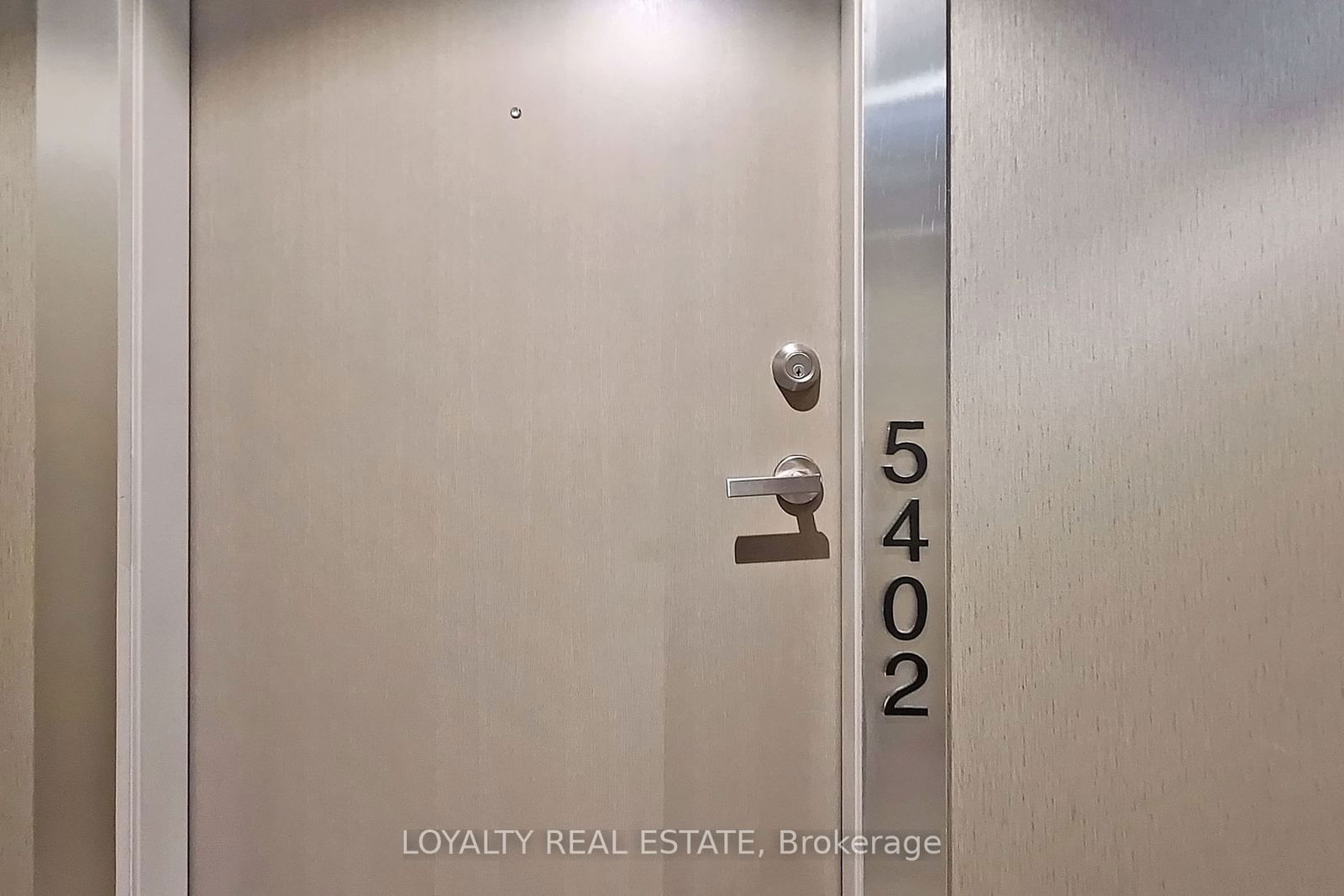 100 Harbour St, unit 5402 for rent