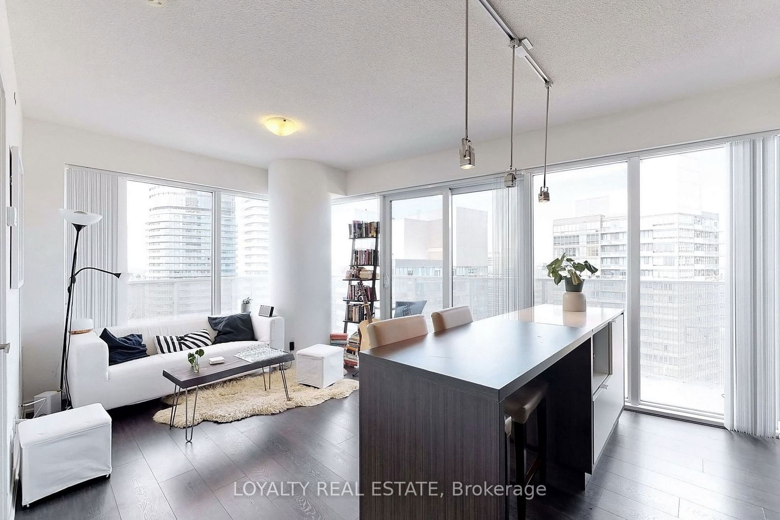 100 Harbour St, unit 5402 for rent