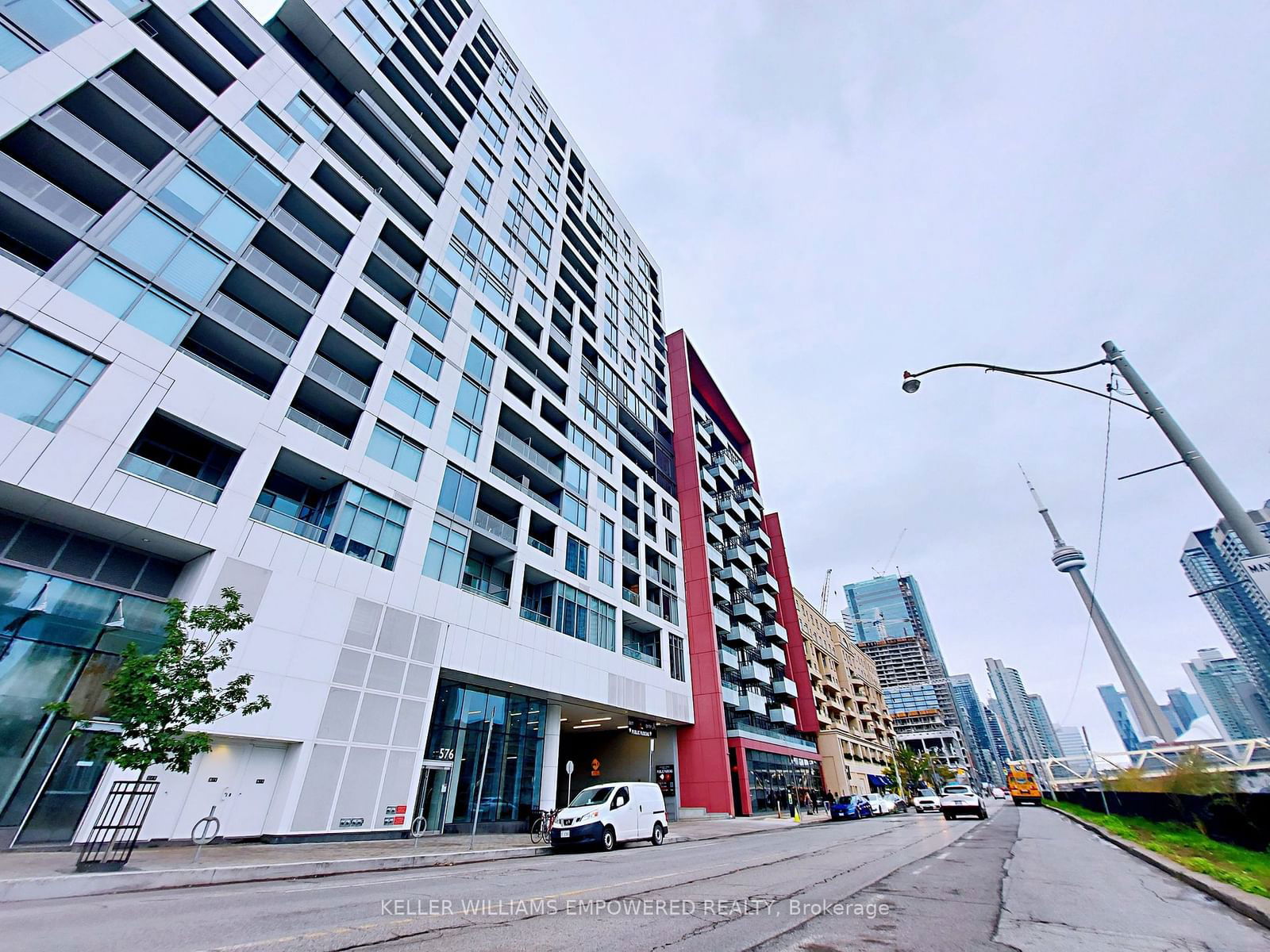 576 Front St W, unit 1021 for rent