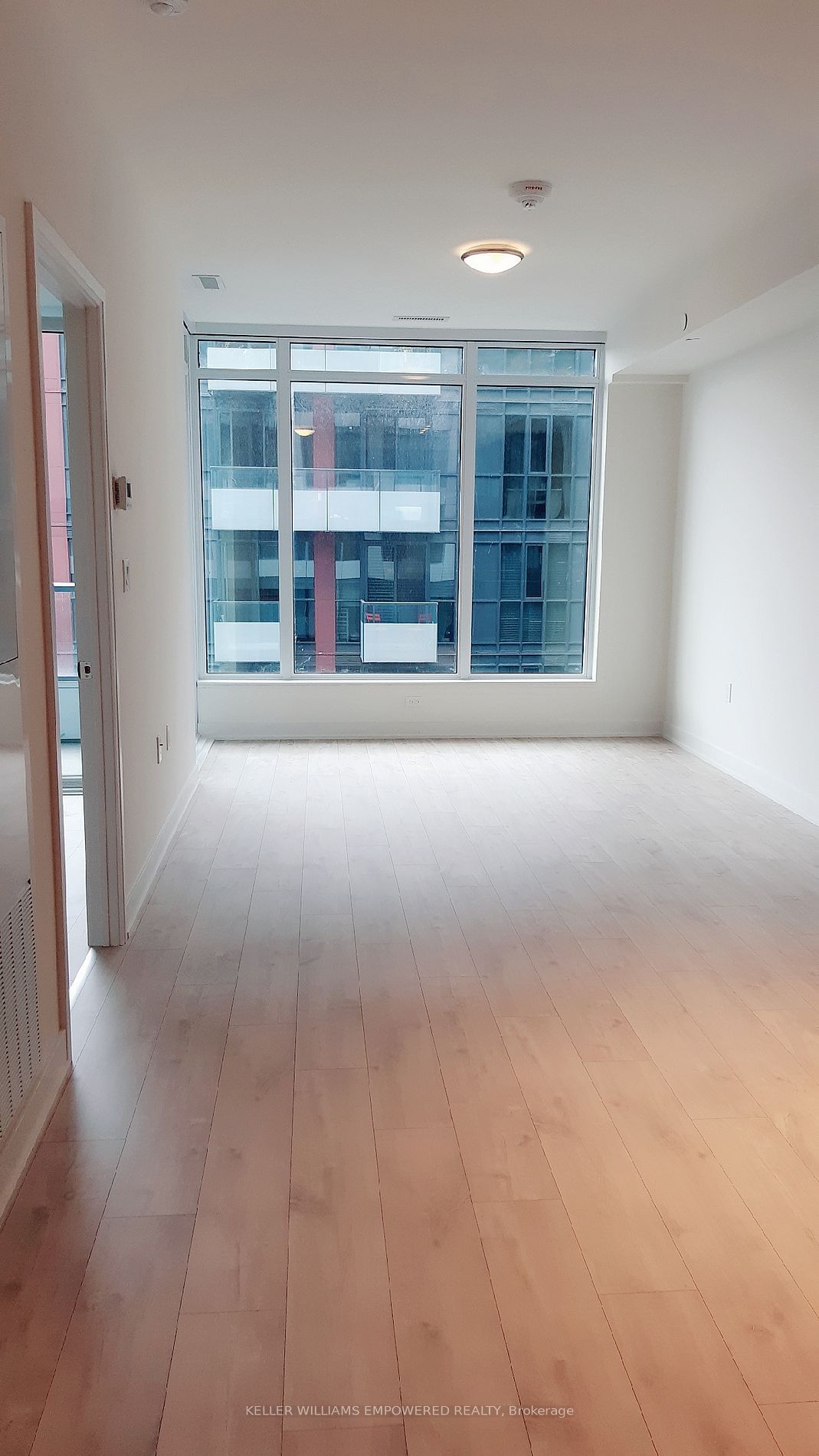 576 Front St W, unit 1021 for rent