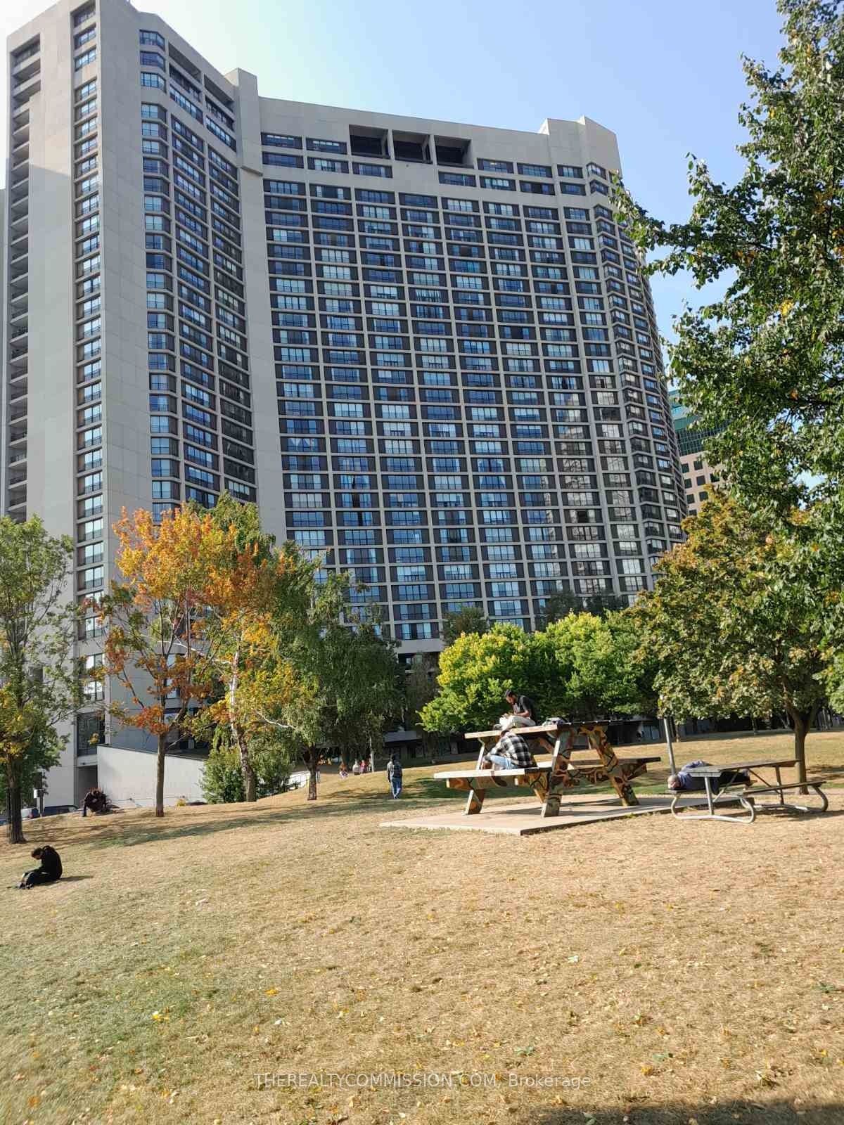 33 Harbour Sq, unit 2037 for rent