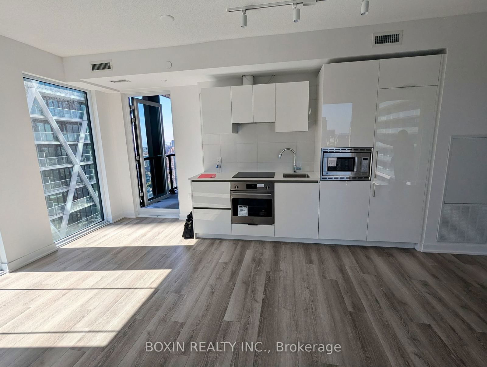 238 Simcoe St, unit 2604 for rent