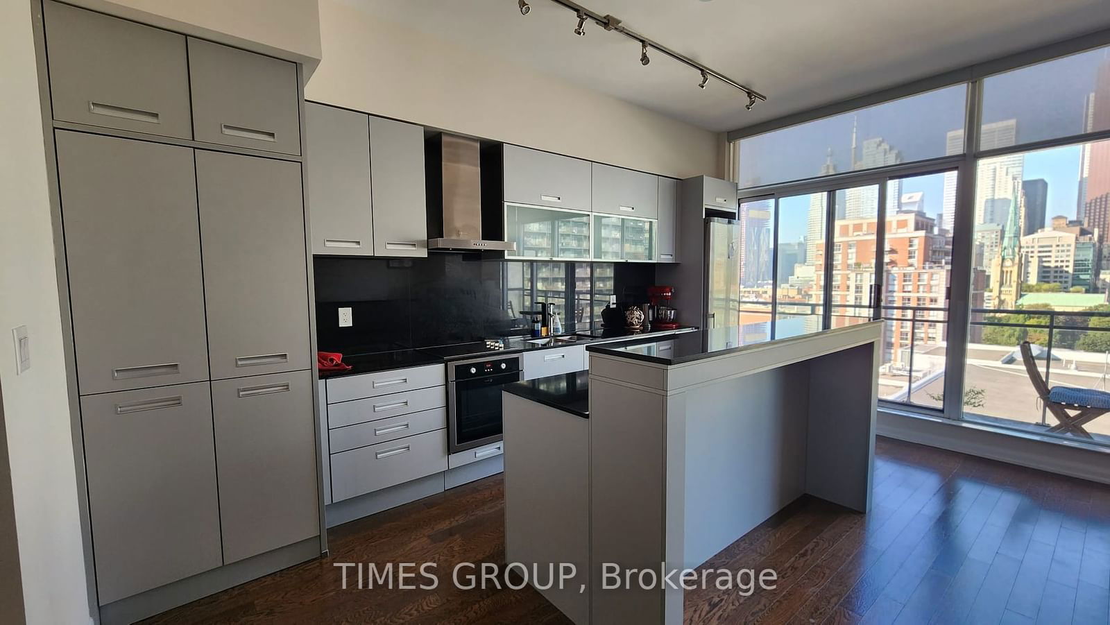 205 Frederick St, unit PH4 for rent