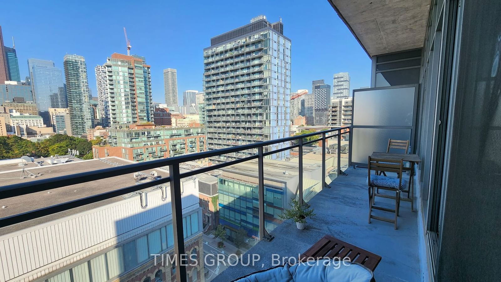 205 Frederick St, unit PH4 for rent