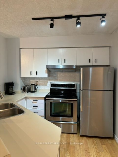 25 Grenville St, unit 601 for rent