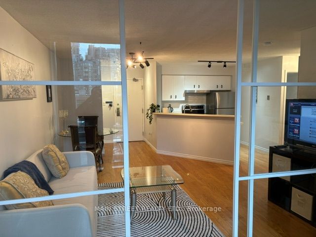 25 Grenville St, unit 601 for rent