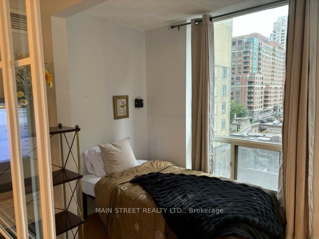 25 Grenville St, unit 601 for rent