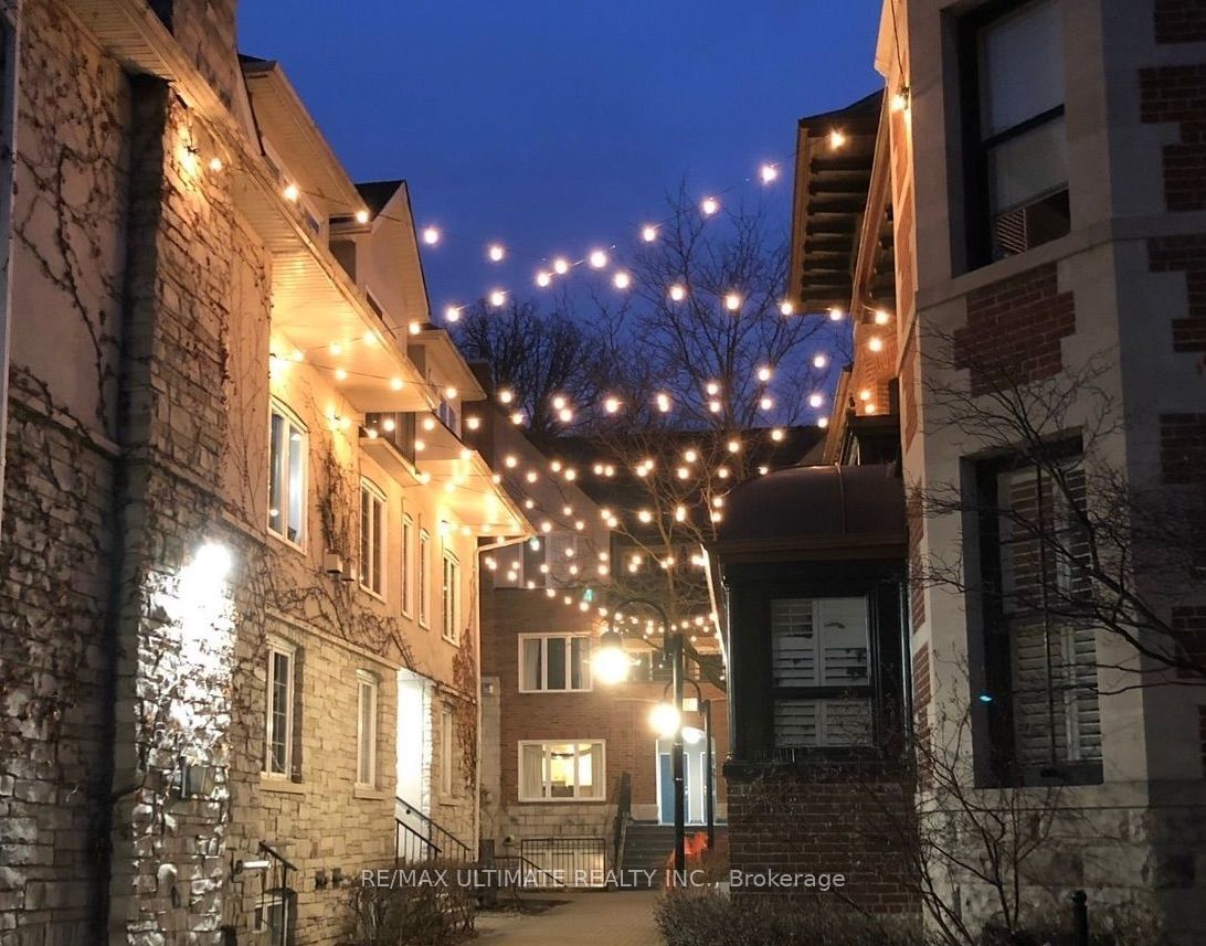 Lennox Mews Towns, Downtown, Toronto