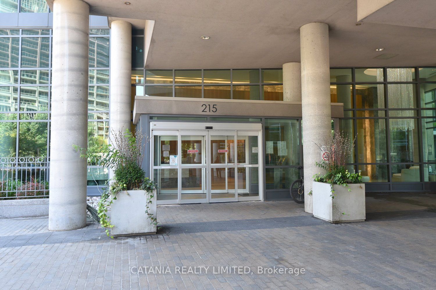 215 Fort York Blvd, unit 210 for sale