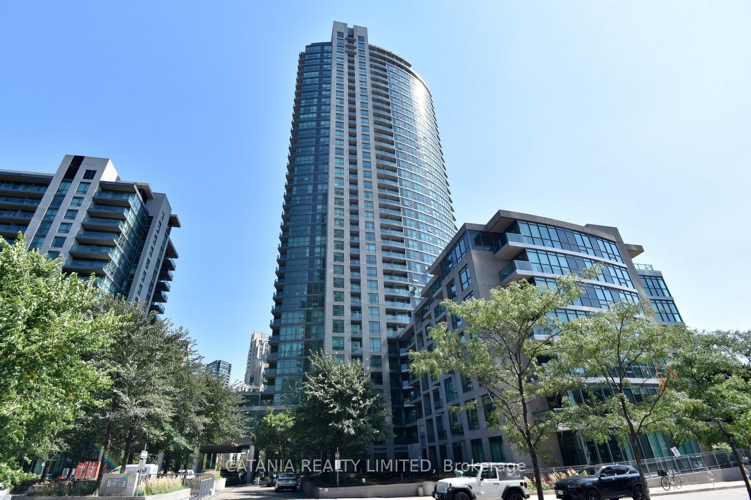 215 Fort York Blvd, unit 210 for sale