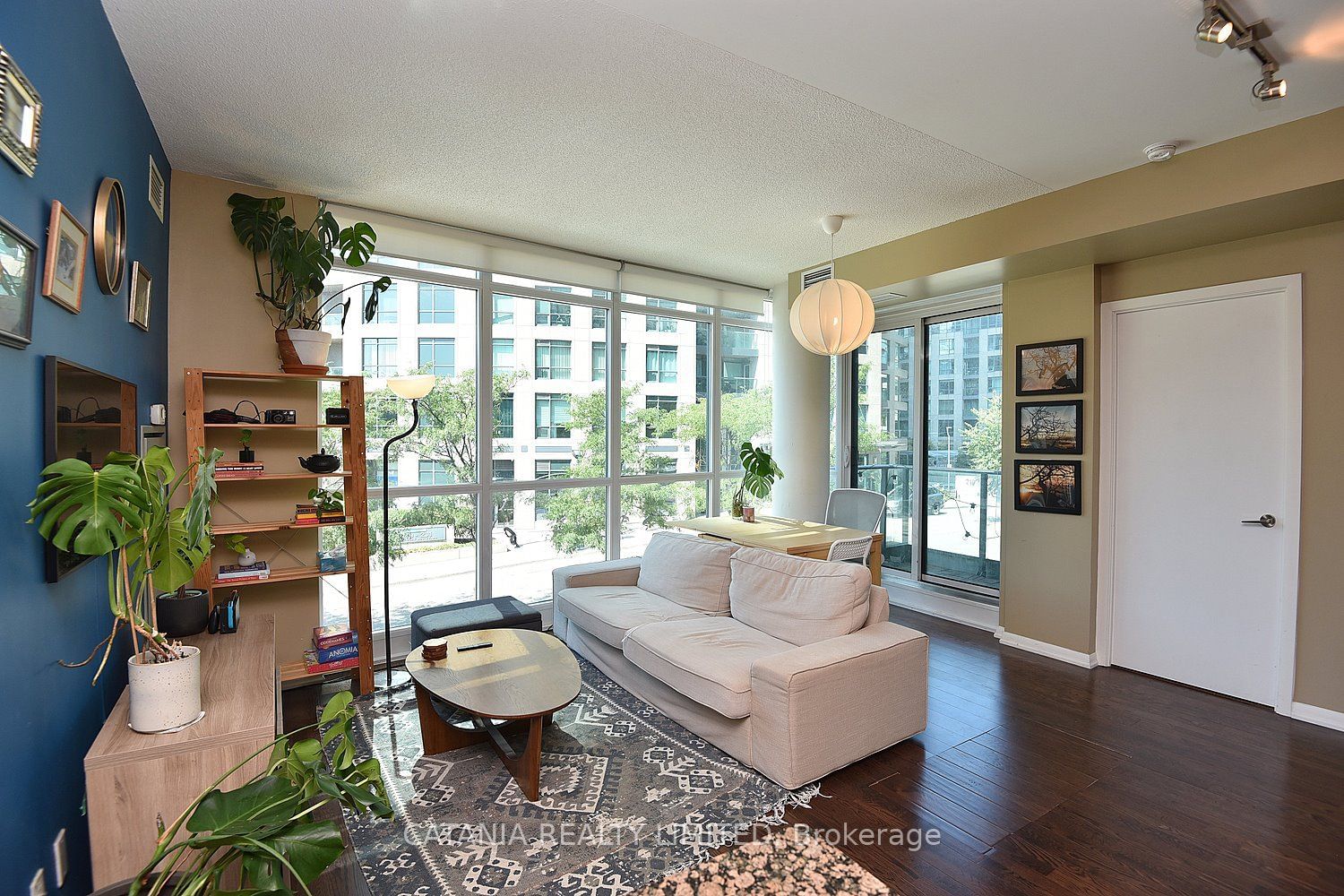 215 Fort York Blvd, unit 210 for sale