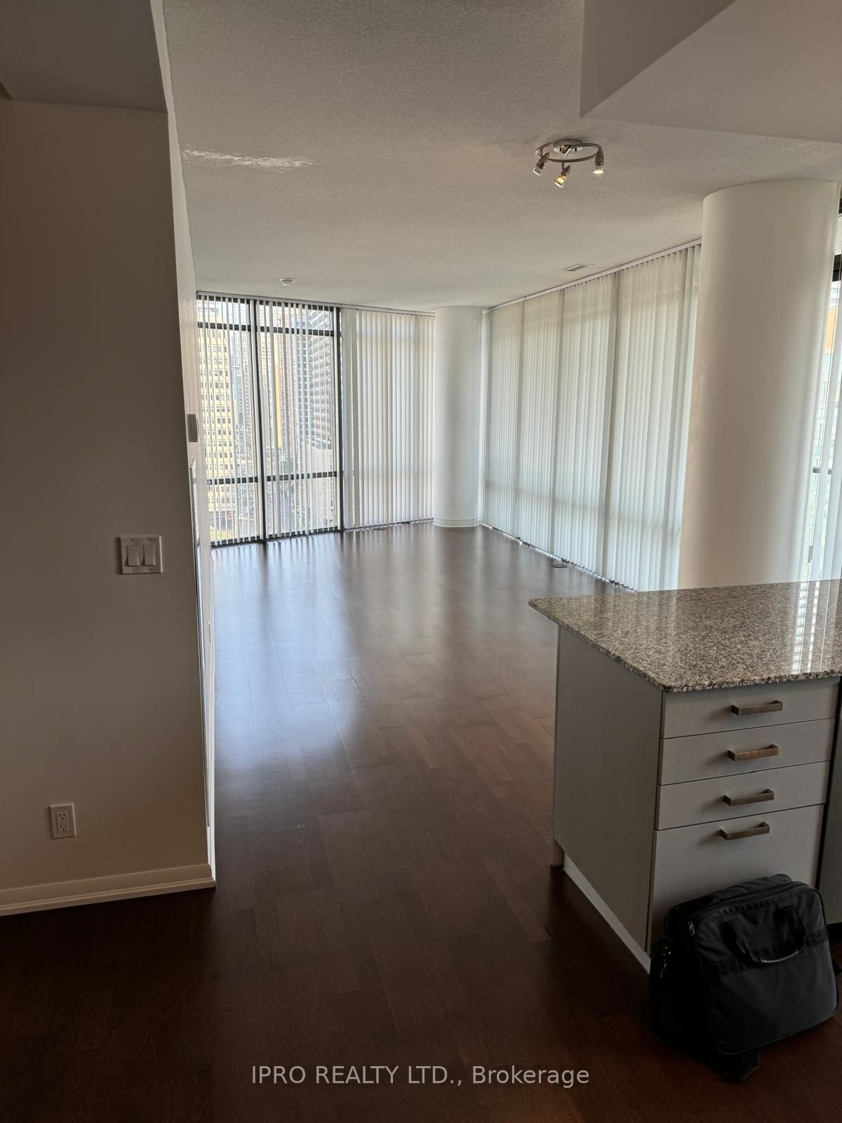 832 Bay St, unit 1405 for rent