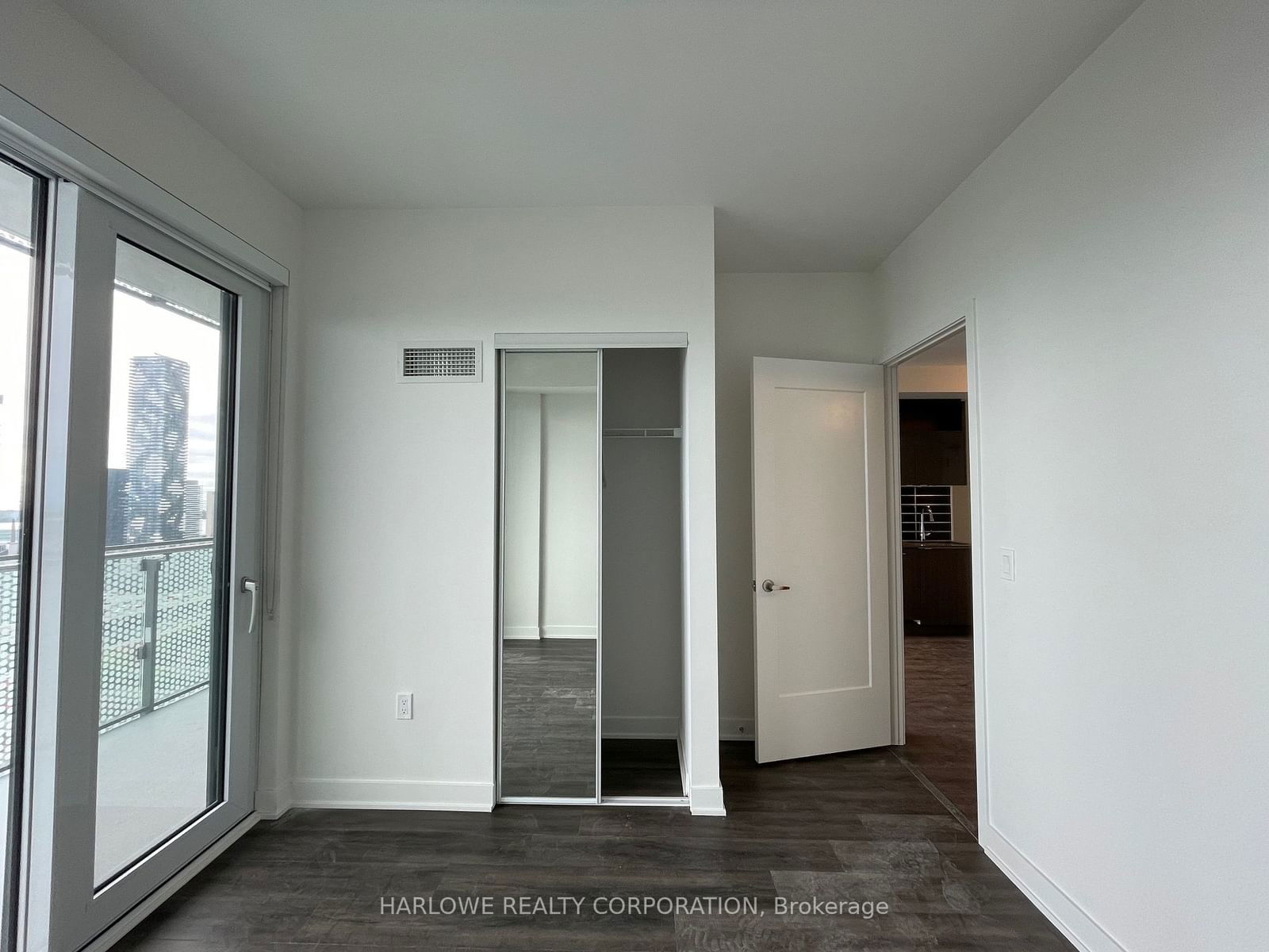 135 Lower Sherbourne St, unit 2726 W for rent