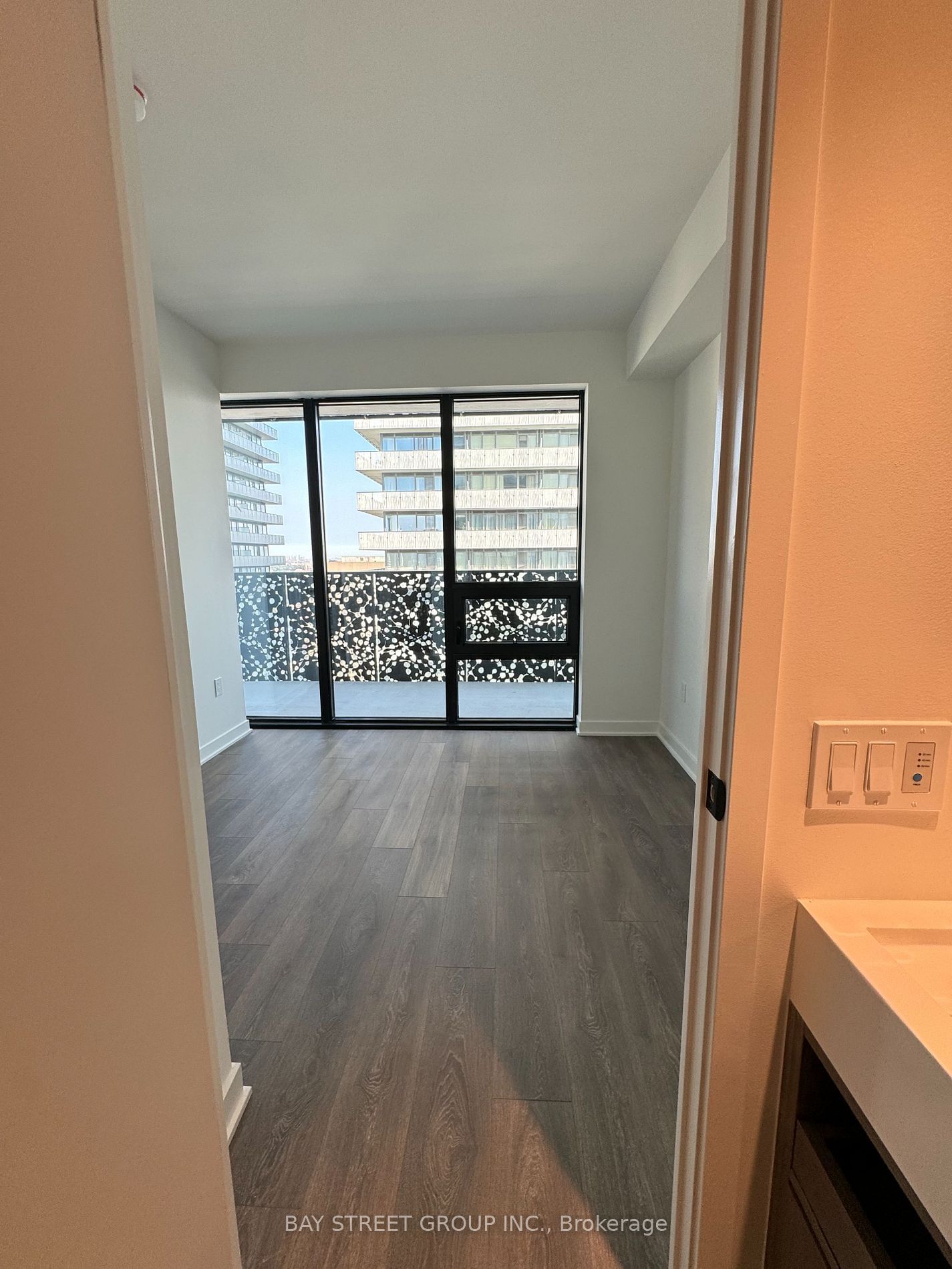 55 Charles St E, unit 4209 for rent