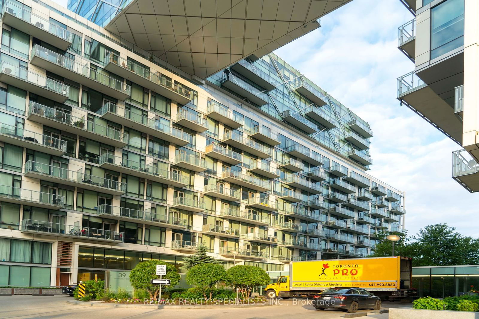 39 Queens Quay E, unit 830 for rent